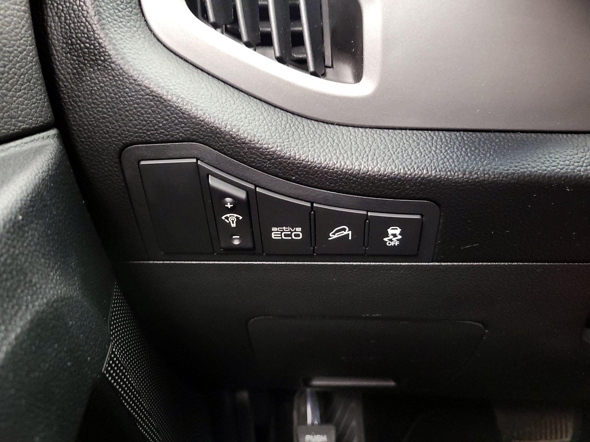 Thumbnail: 2016 Kia Sportage - 13