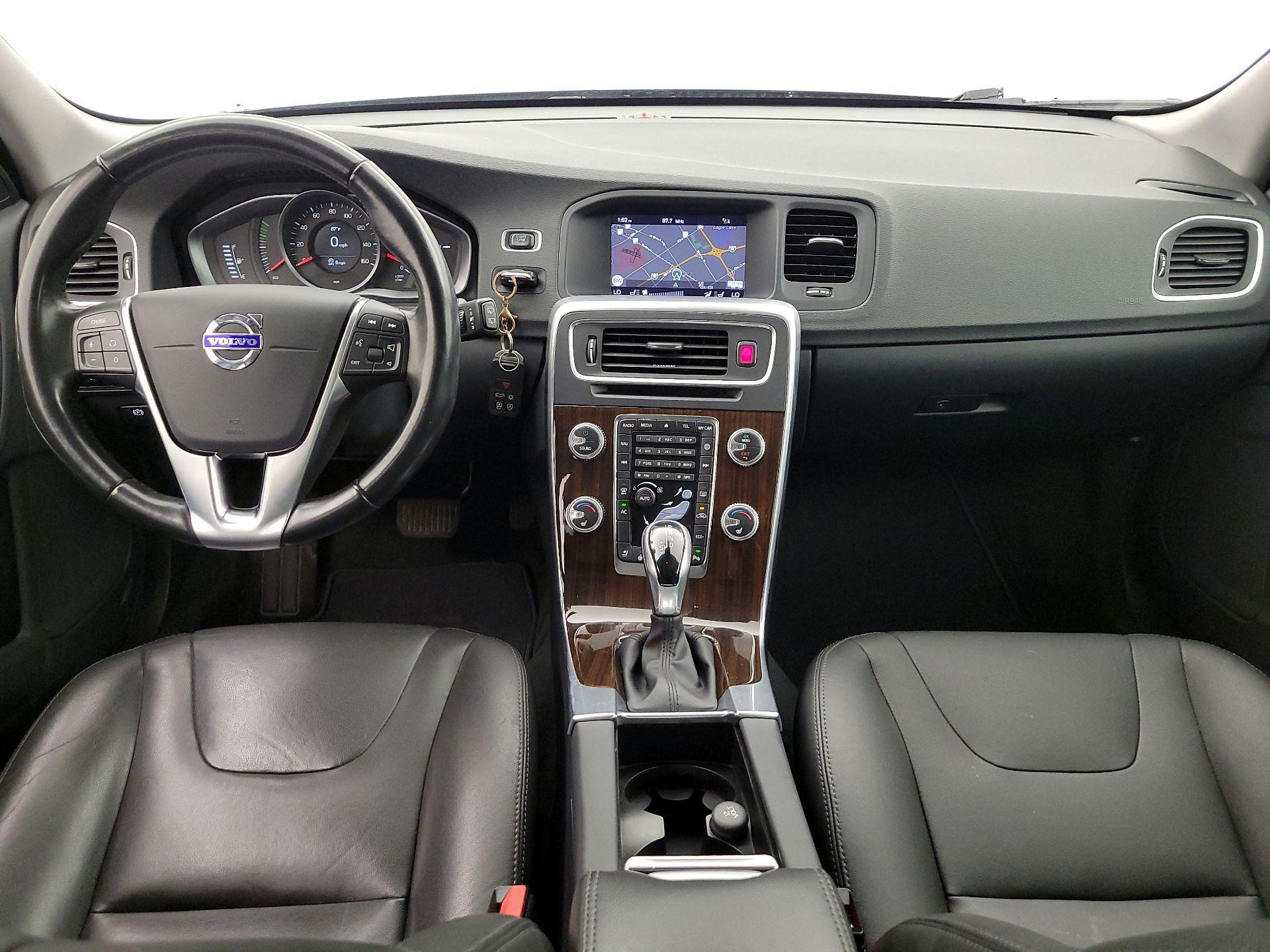 Thumbnail: 2017 Volvo V60 - 9