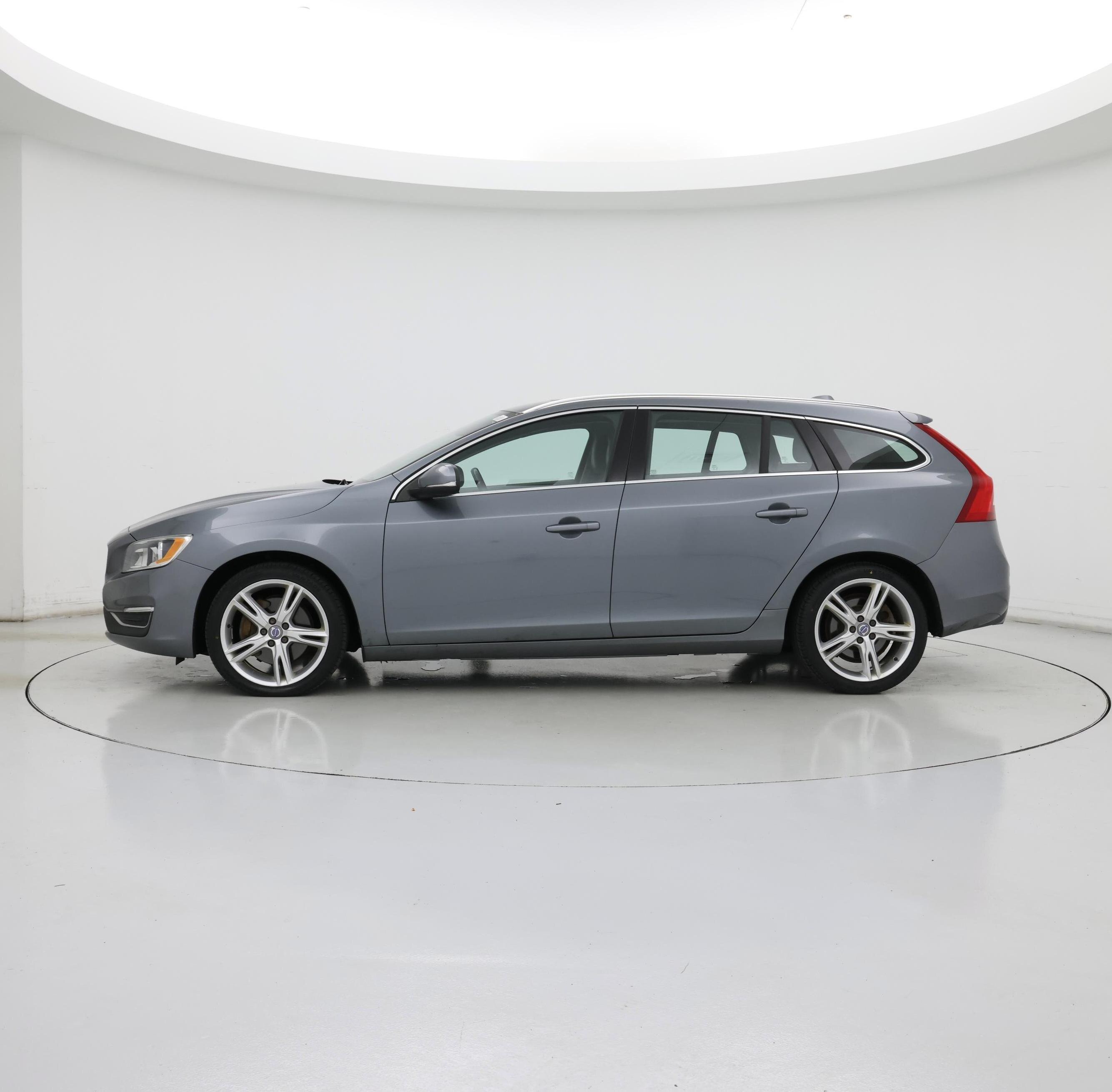 Thumbnail: 2017 Volvo V60 - 3