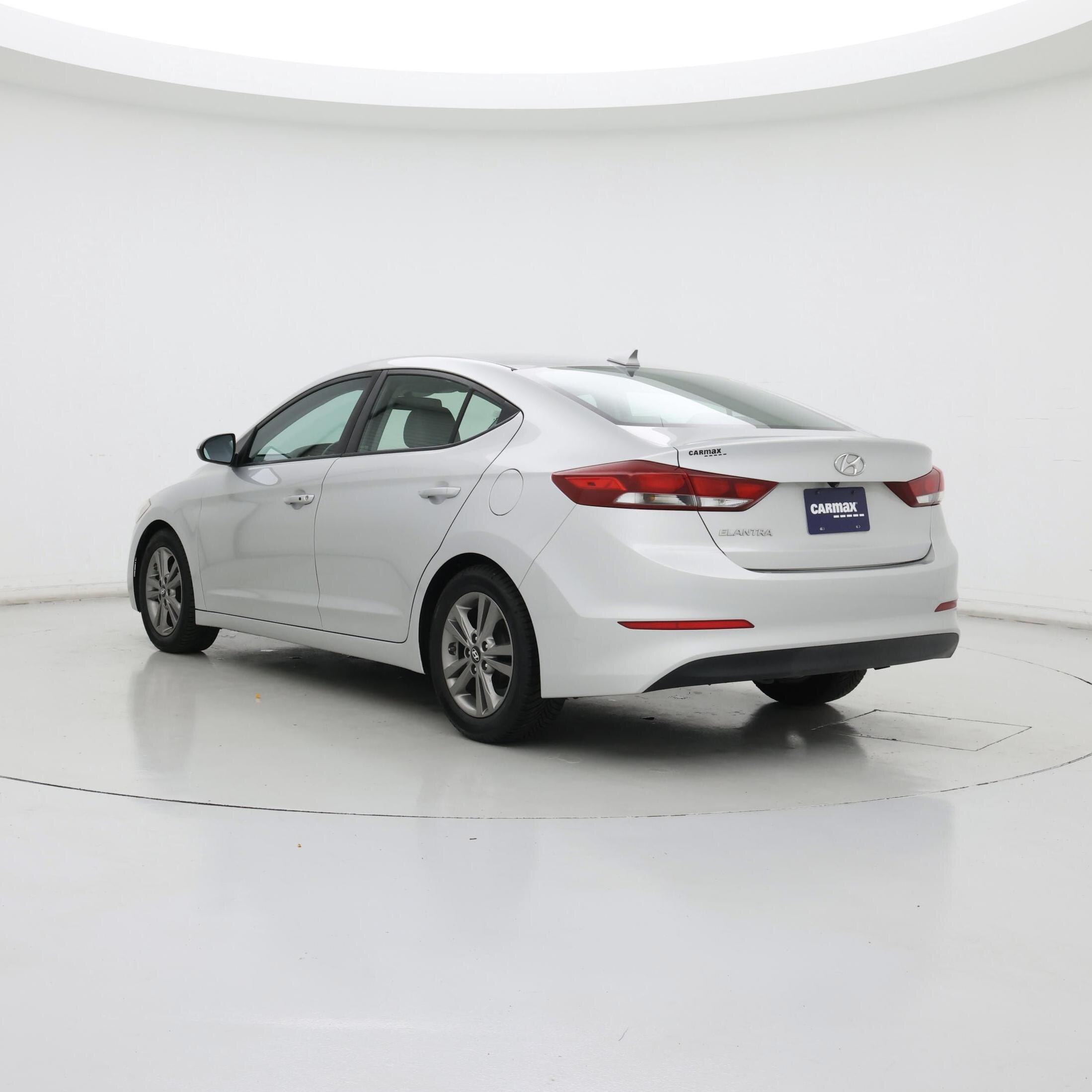 Thumbnail: 2017 Hyundai Elantra - 2