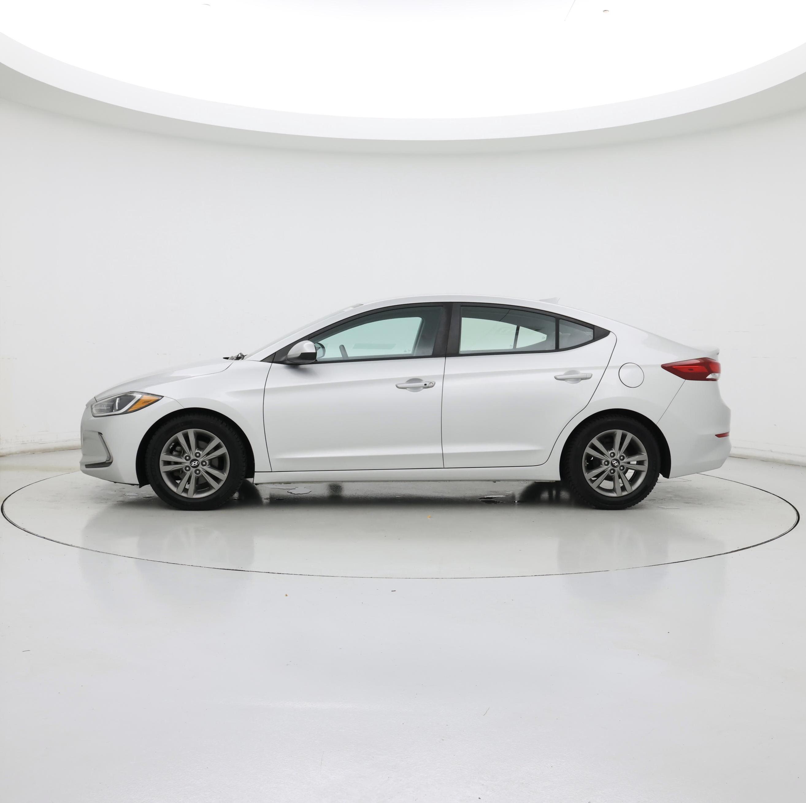 Thumbnail: 2017 Hyundai Elantra - 3
