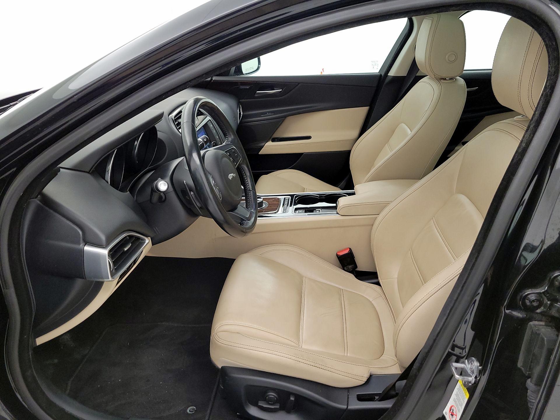 Thumbnail: 2017 Jaguar XE - 11