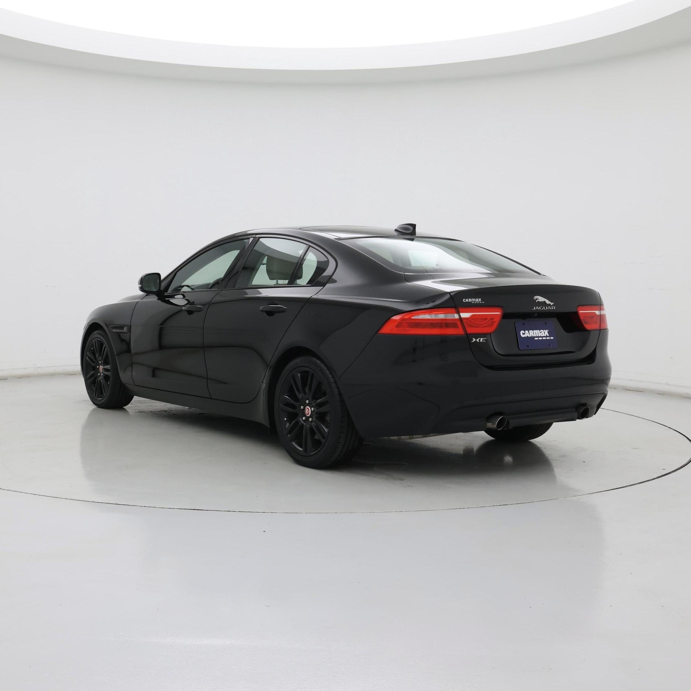 Thumbnail: 2017 Jaguar XE - 2