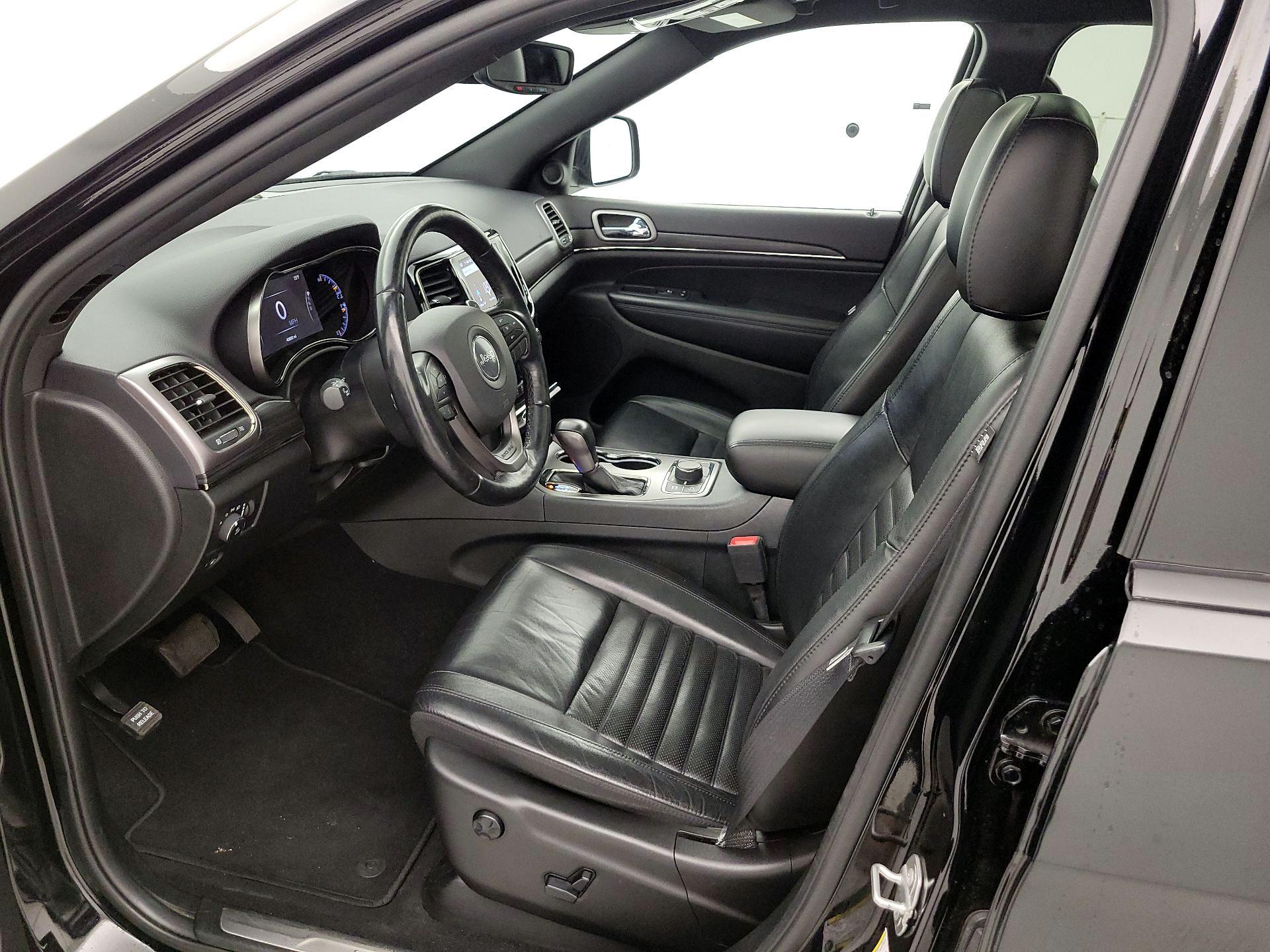 Thumbnail: 2020 Jeep Grand Cherokee - 11