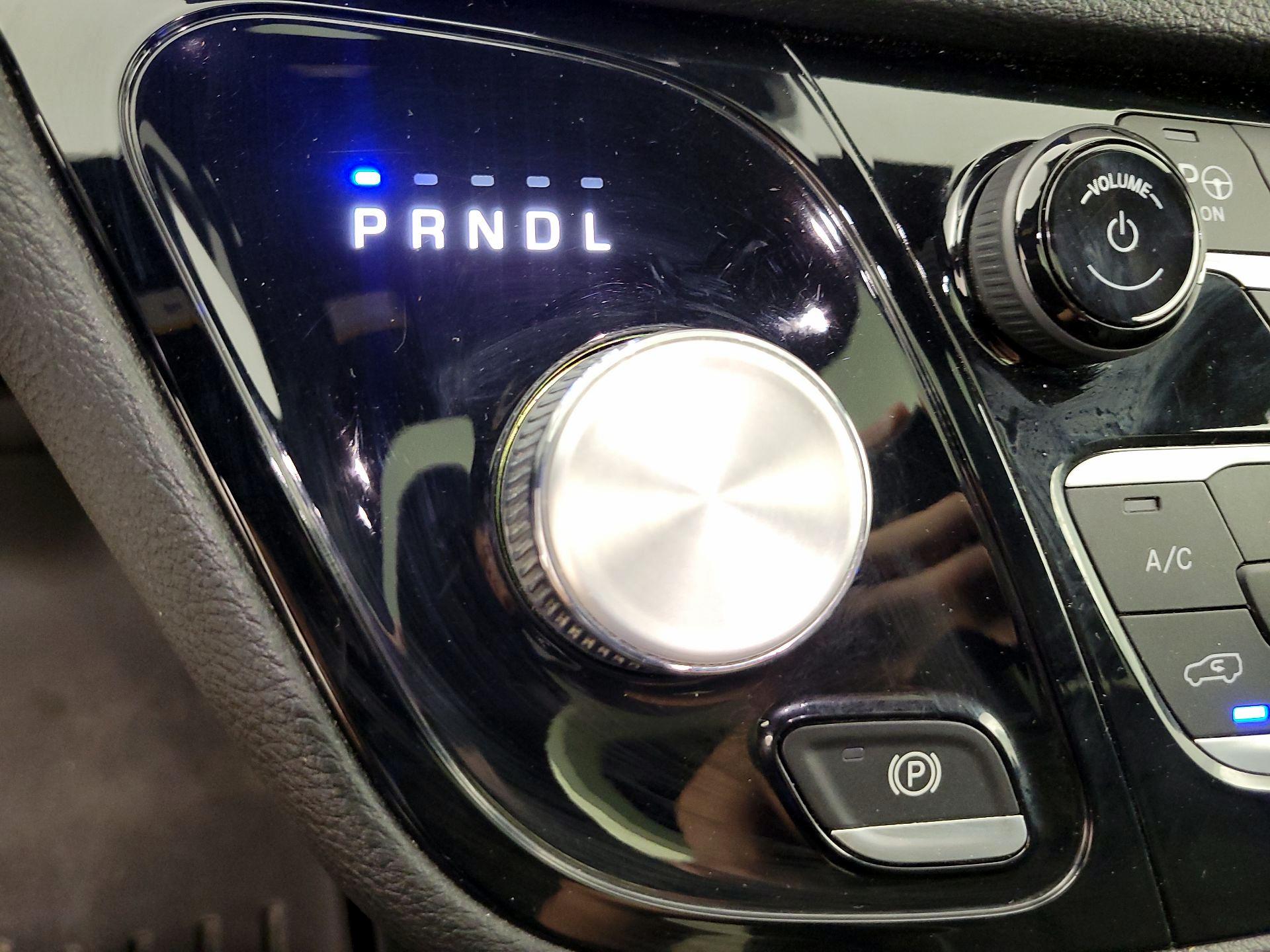 Thumbnail: 2020 Chrysler Pacifica - 18
