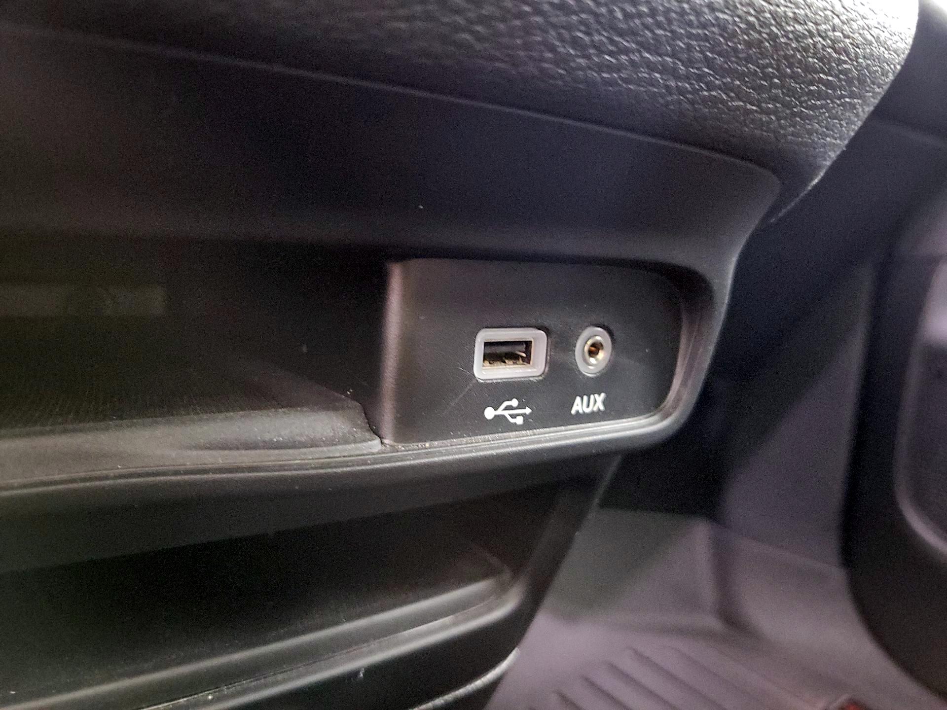 Thumbnail: 2020 Chrysler Pacifica - 19