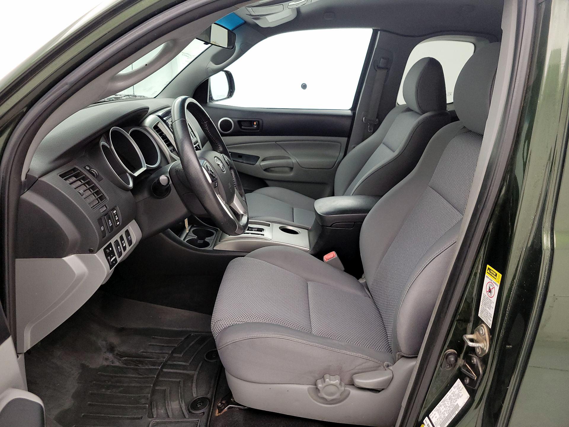 Thumbnail: 2014 Toyota Tacoma - 11