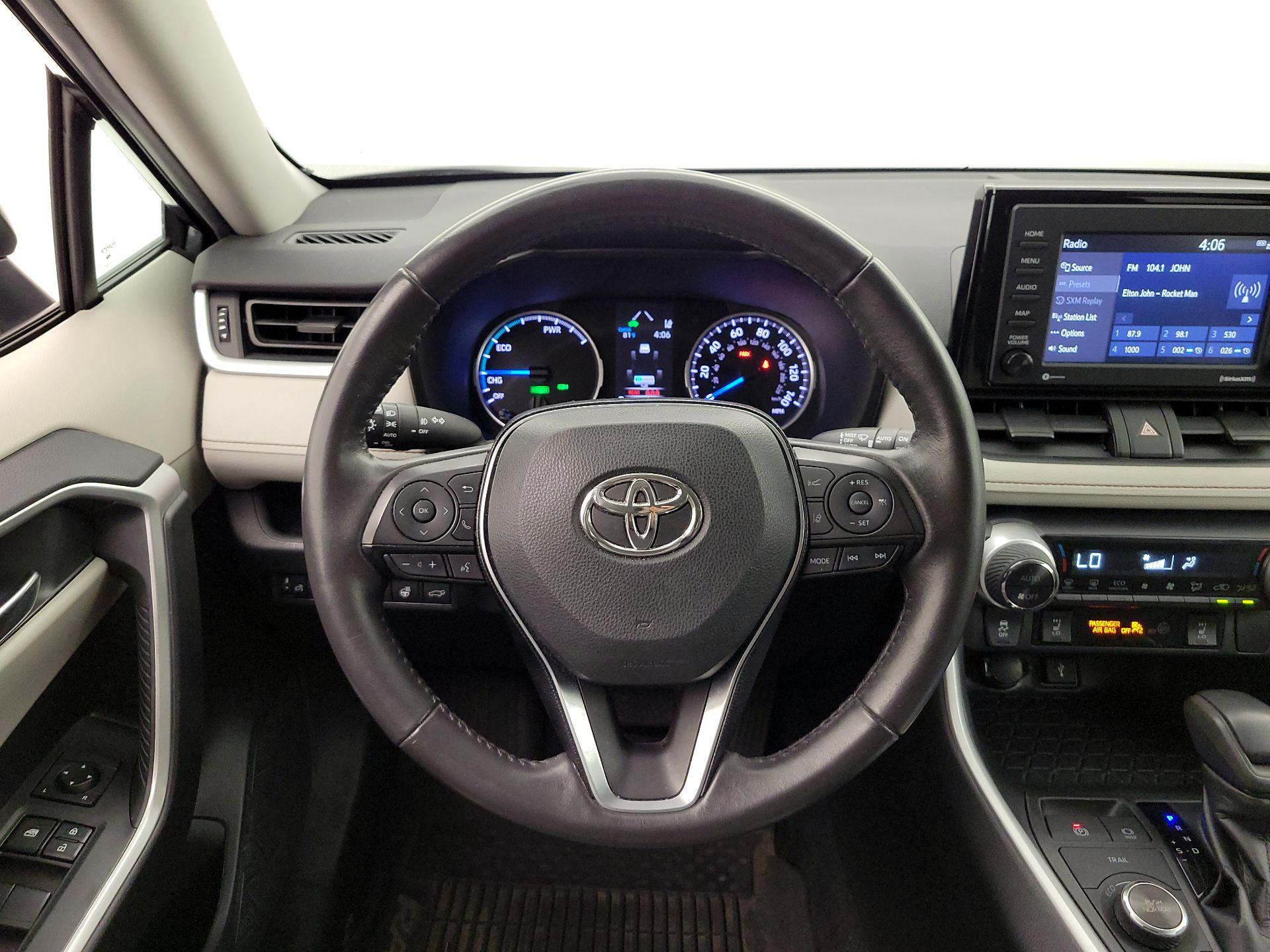 Thumbnail: 2020 Toyota RAV4 - 10
