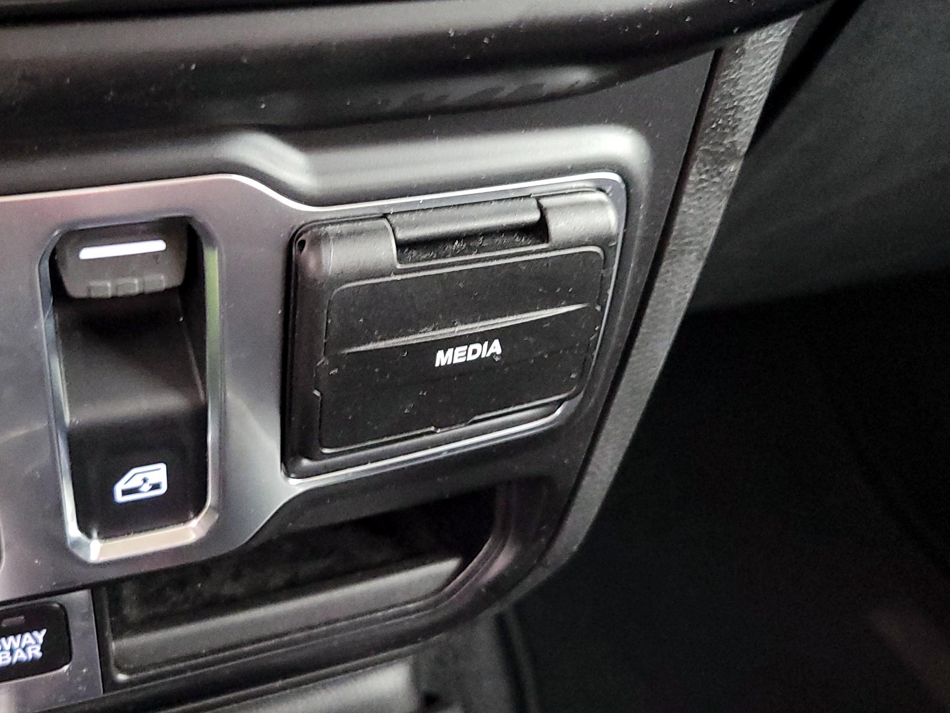 Thumbnail: 2020 Jeep Wrangler - 18