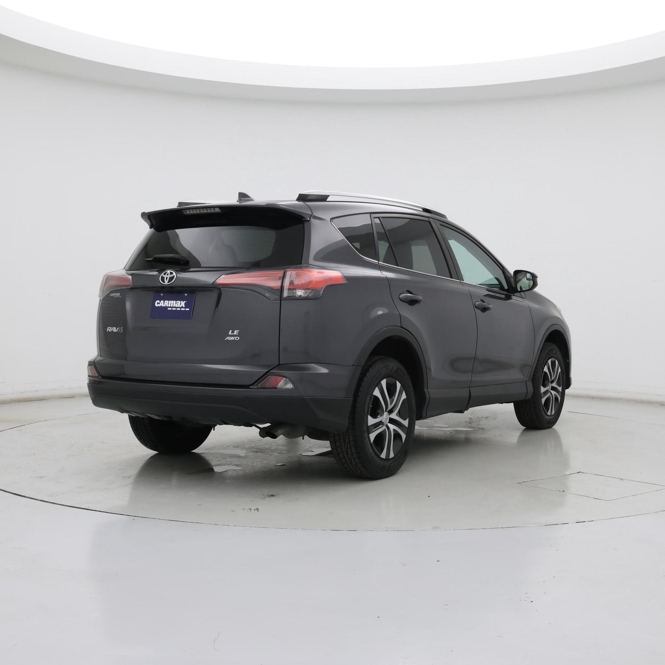 Thumbnail: 2016 Toyota RAV4 - 8