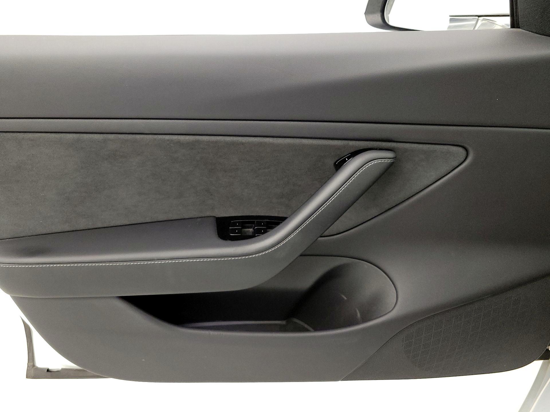Thumbnail: 2019 Tesla Model 3 - 12