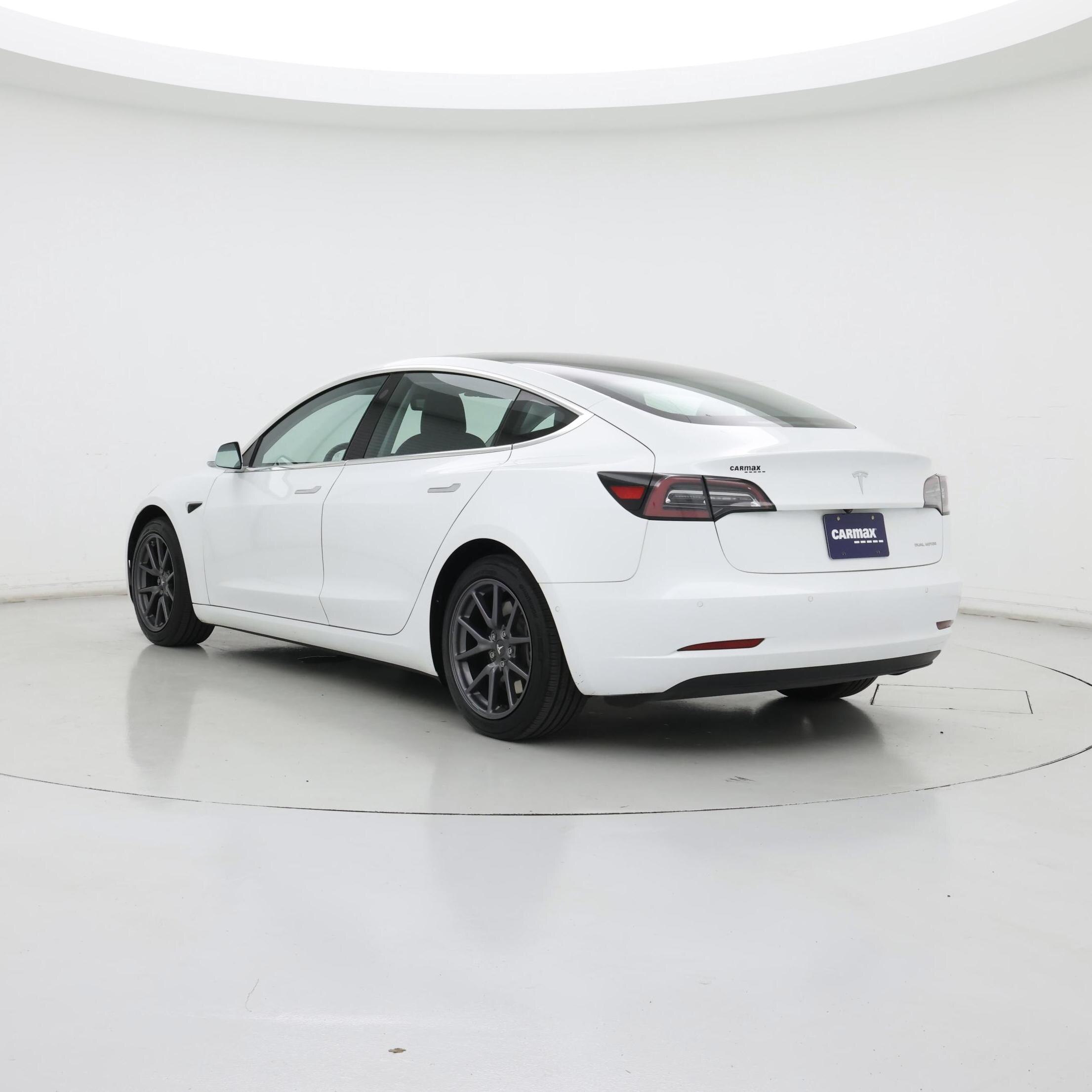 Thumbnail: 2019 Tesla Model 3 - 2