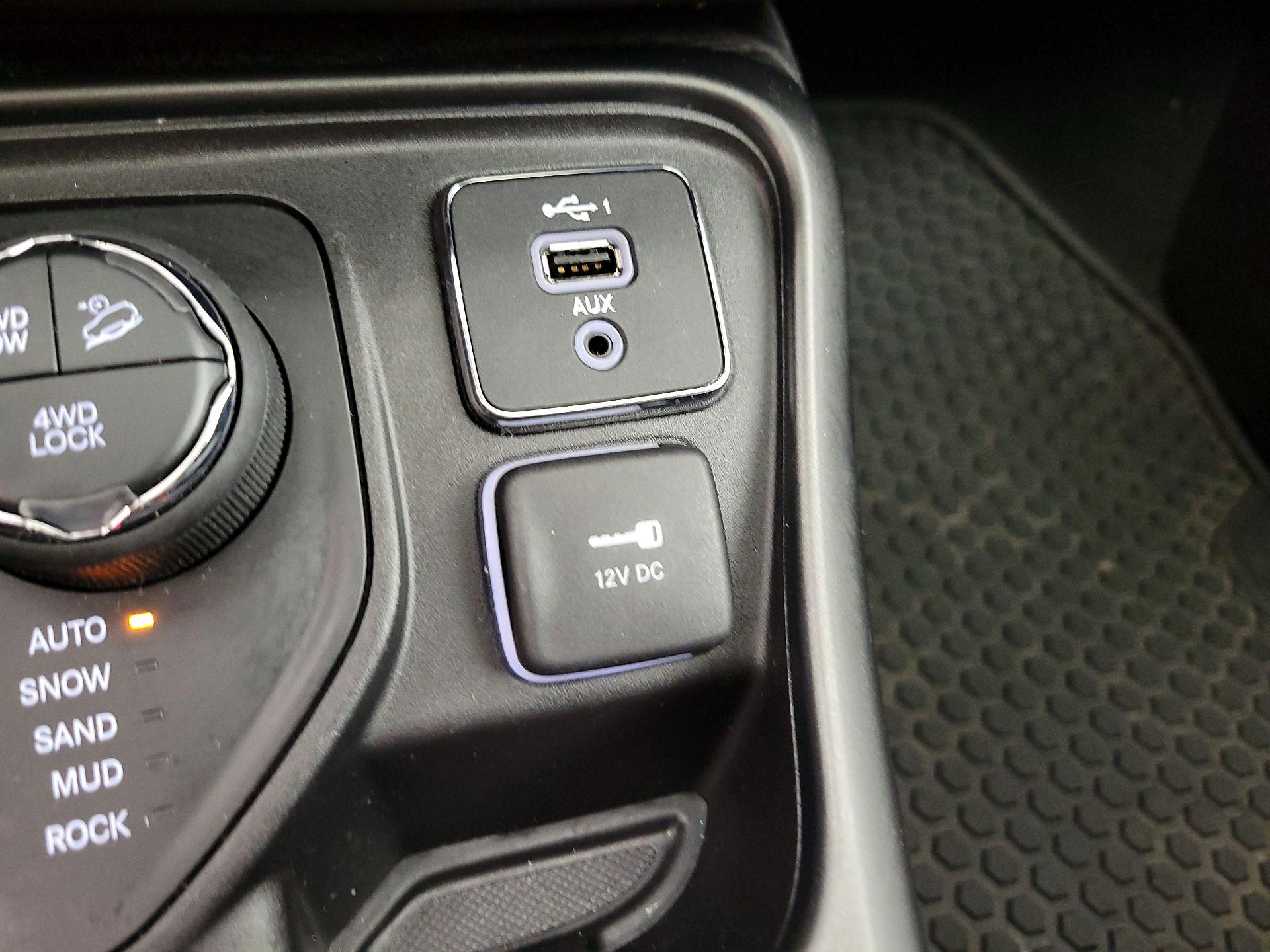 Thumbnail: 2021 Jeep Compass - 18