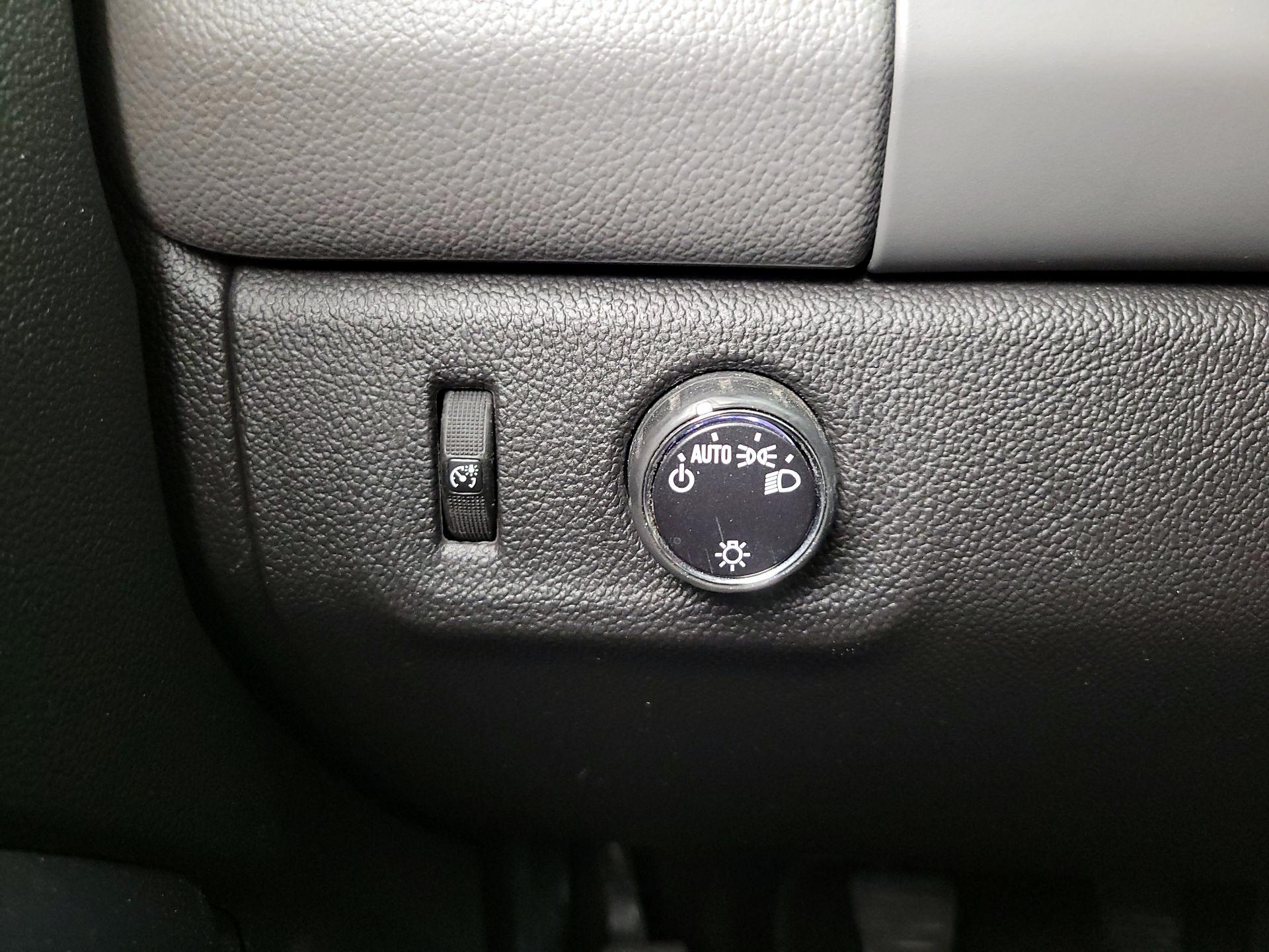 Thumbnail: 2015 Chevrolet Colorado - 13