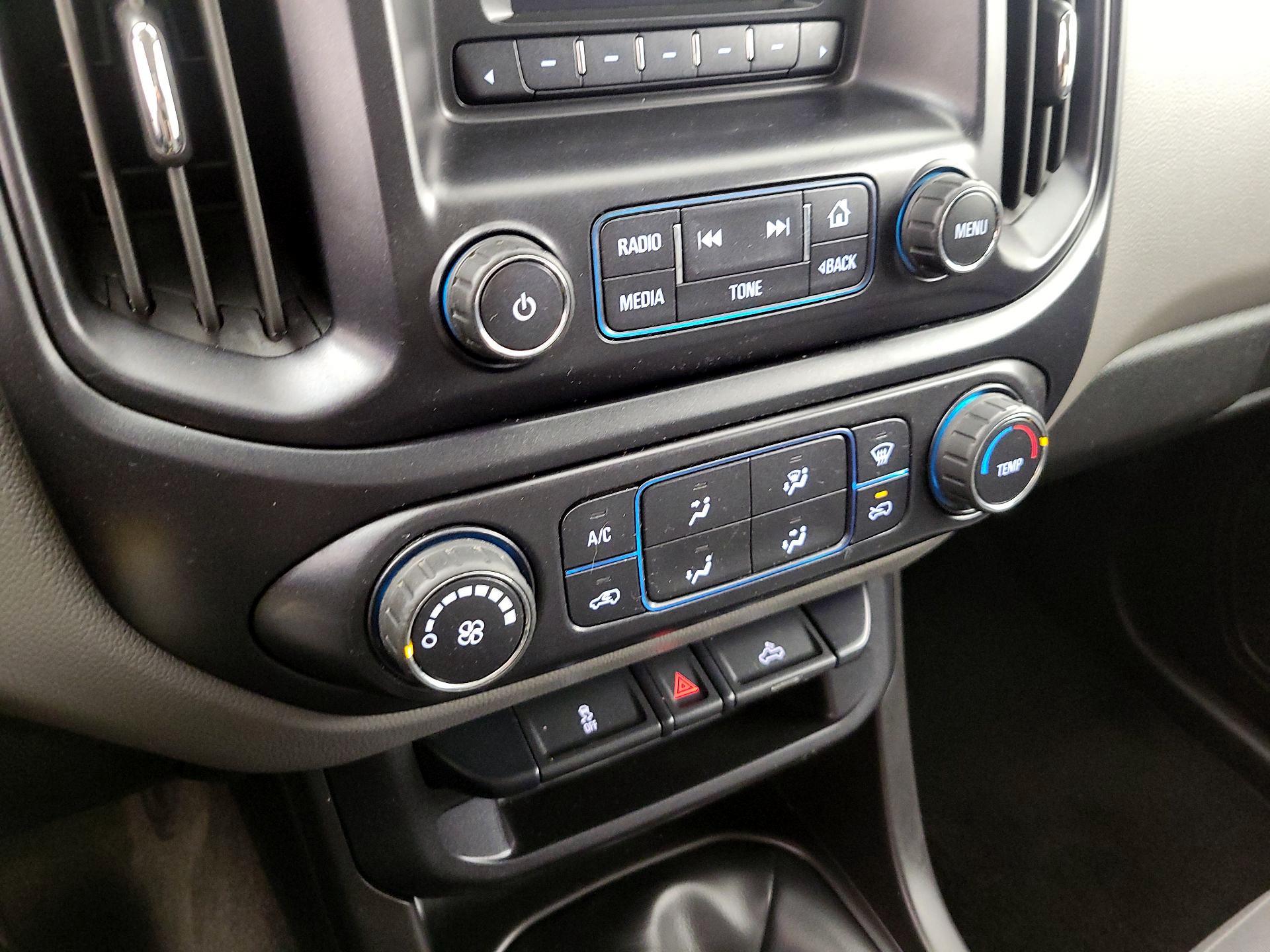 Thumbnail: 2015 Chevrolet Colorado - 16
