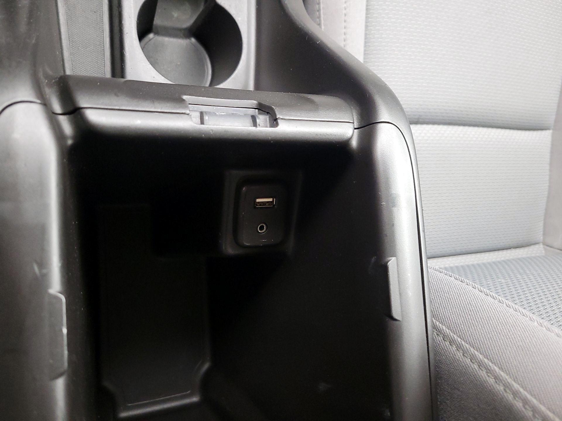 Thumbnail: 2015 Chevrolet Colorado - 18