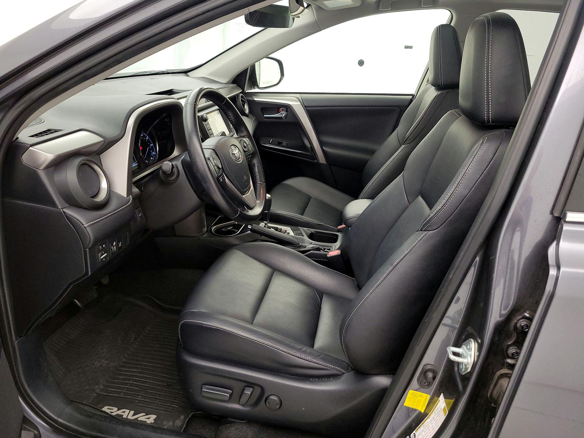 Thumbnail: 2016 Toyota RAV4 - 11