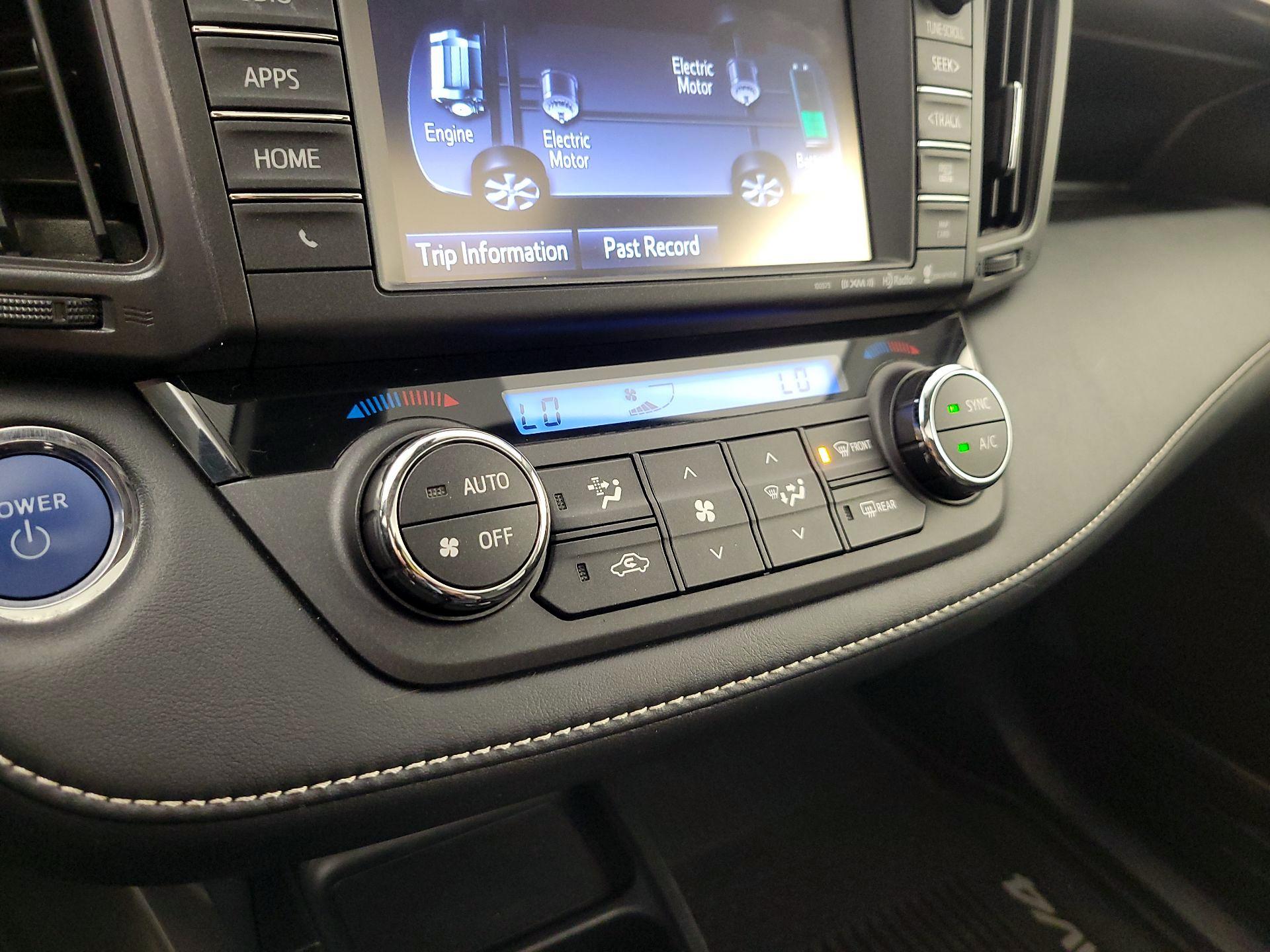 Thumbnail: 2016 Toyota RAV4 - 17