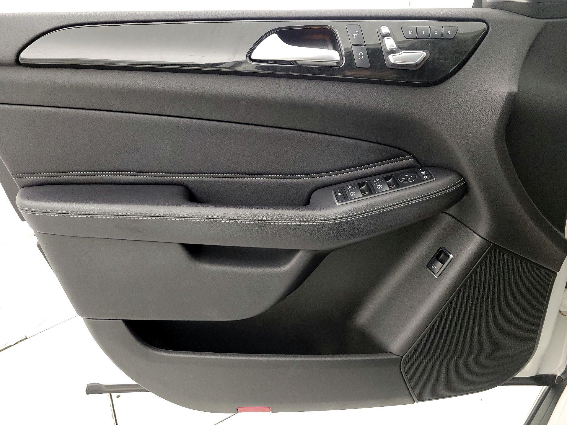 Thumbnail: 2018 Mercedes-Benz GLE - 12