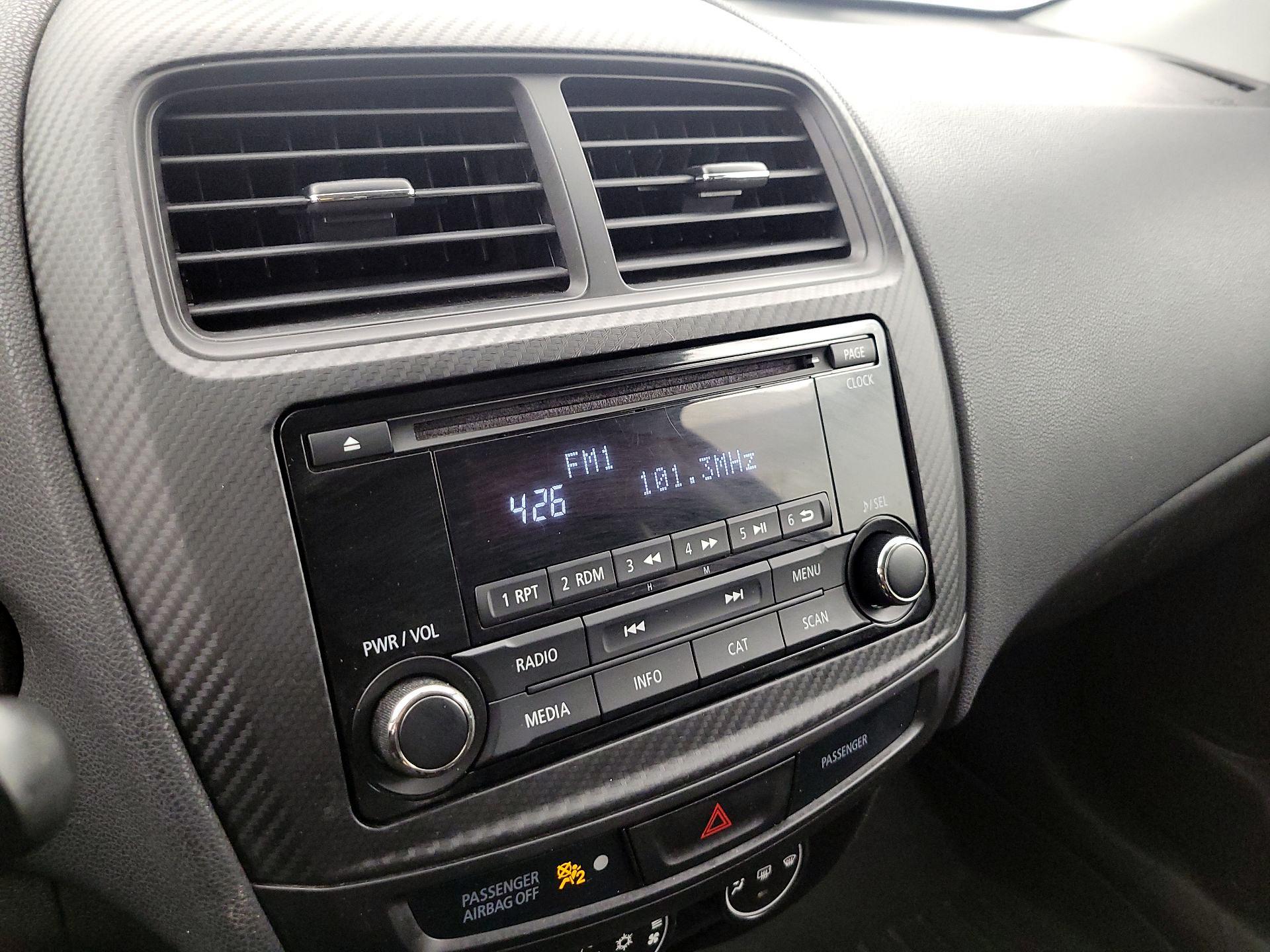 Thumbnail: 2016 Mitsubishi Outlander Sport - 14
