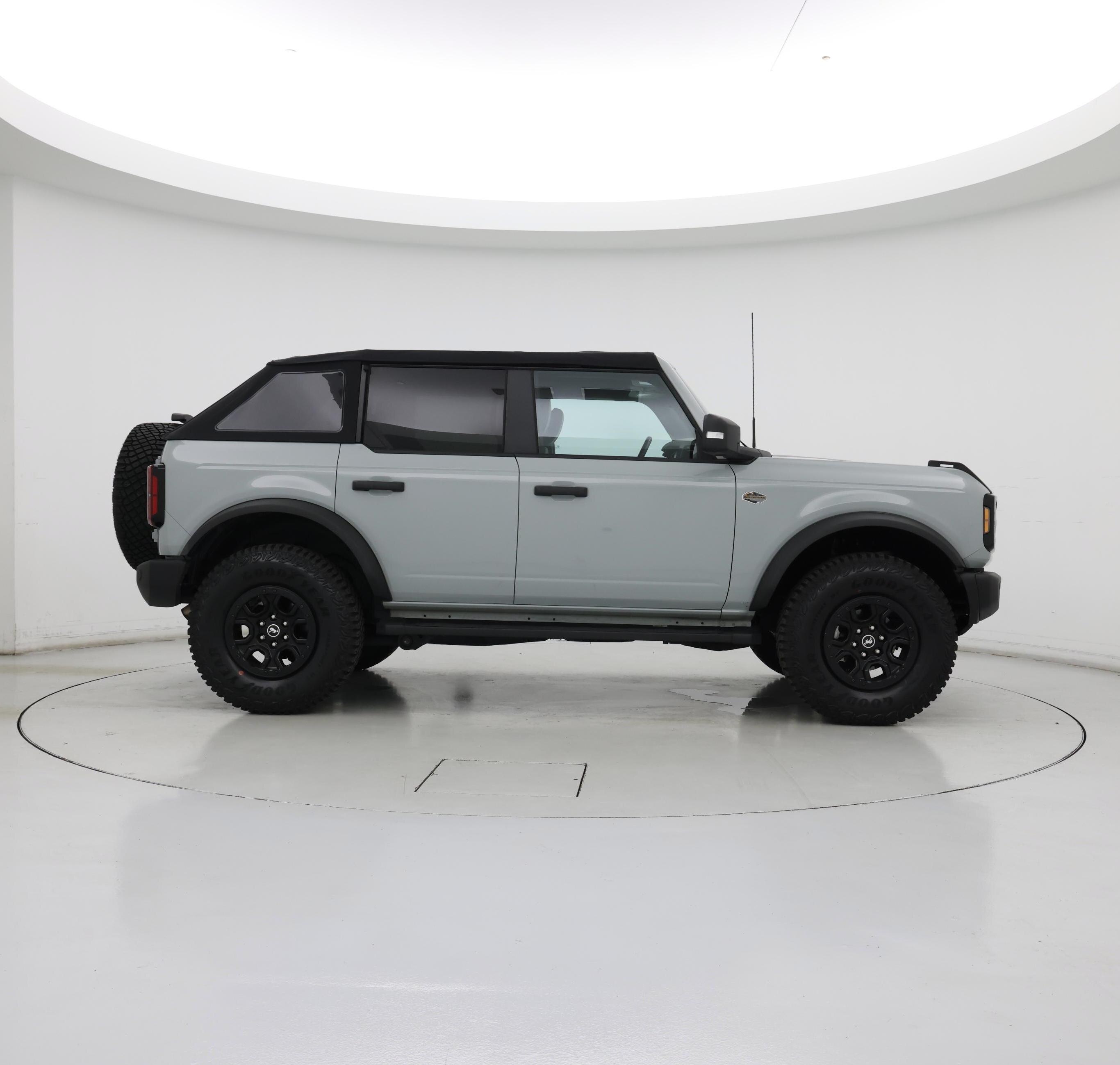 Thumbnail: 2023 Ford Bronco - 7