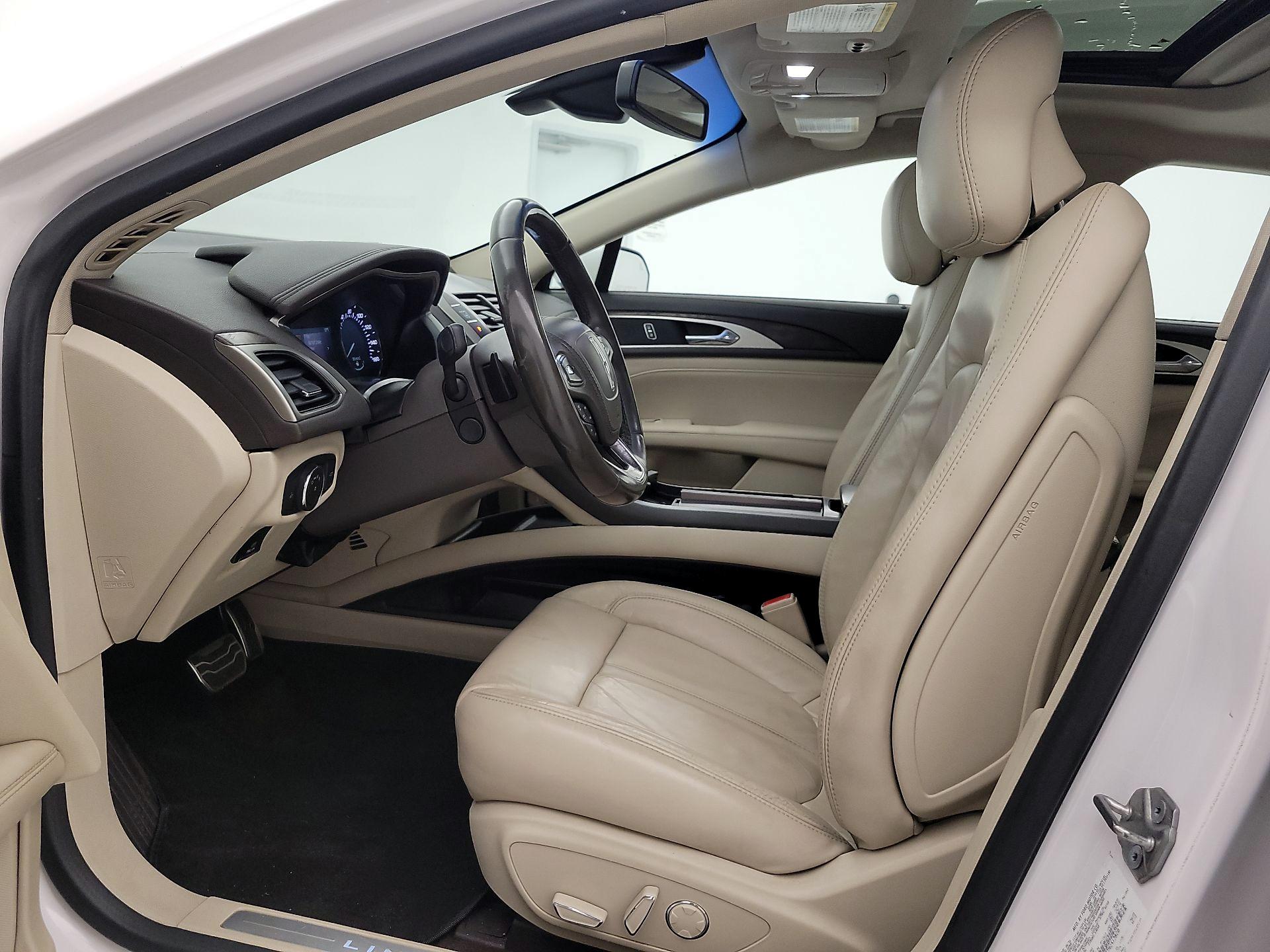 Thumbnail: 2017 Lincoln MKZ - 11