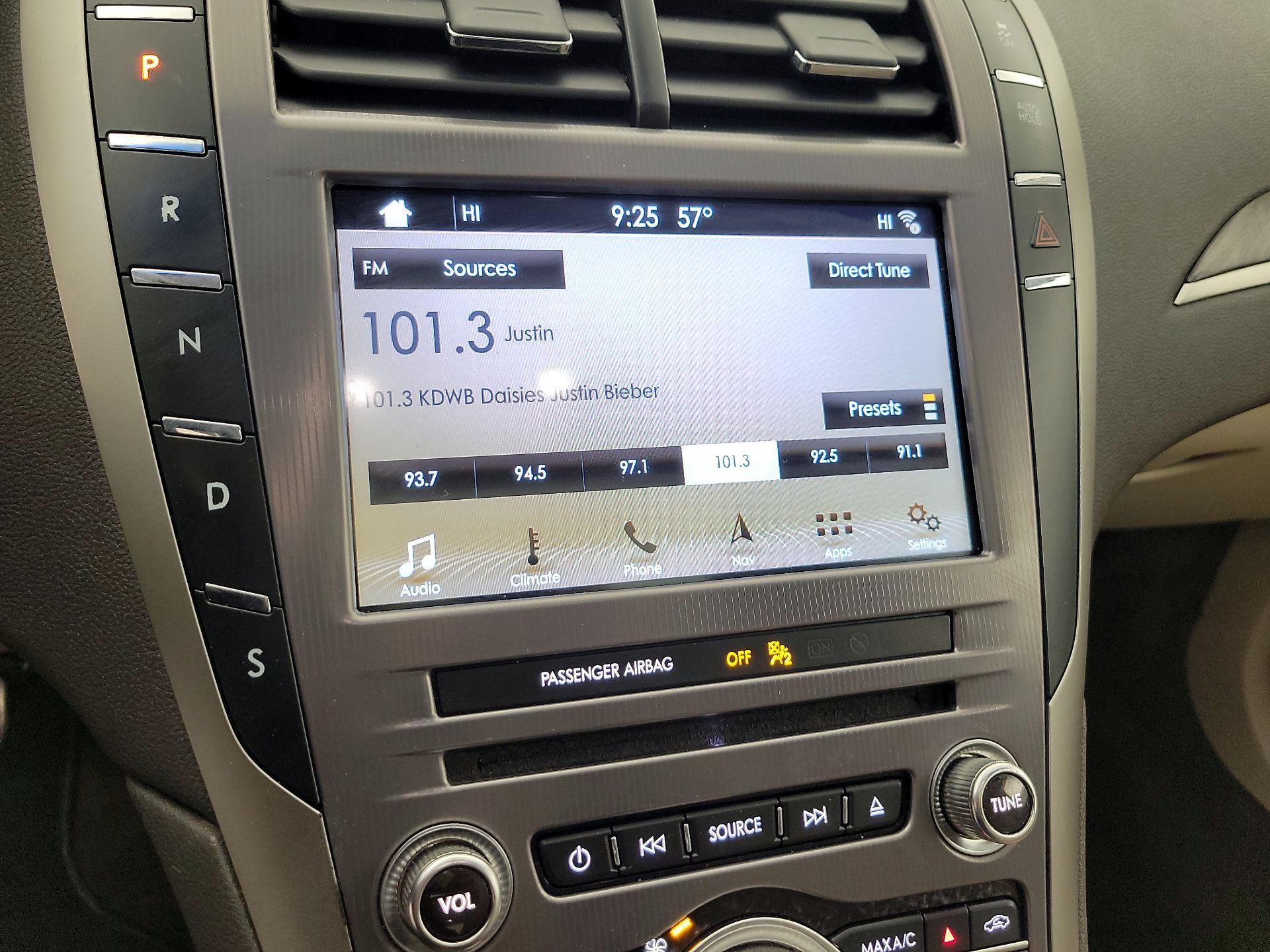 Thumbnail: 2017 Lincoln MKZ - 16