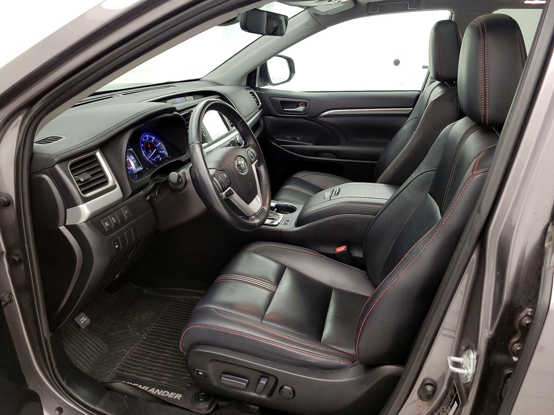 Thumbnail: 2019 Toyota Highlander - 11