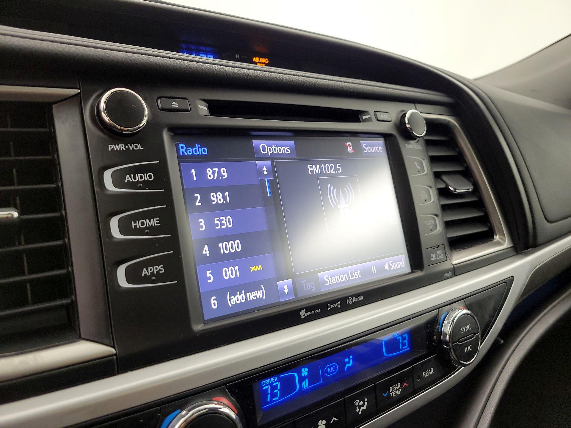 Thumbnail: 2019 Toyota Highlander - 16