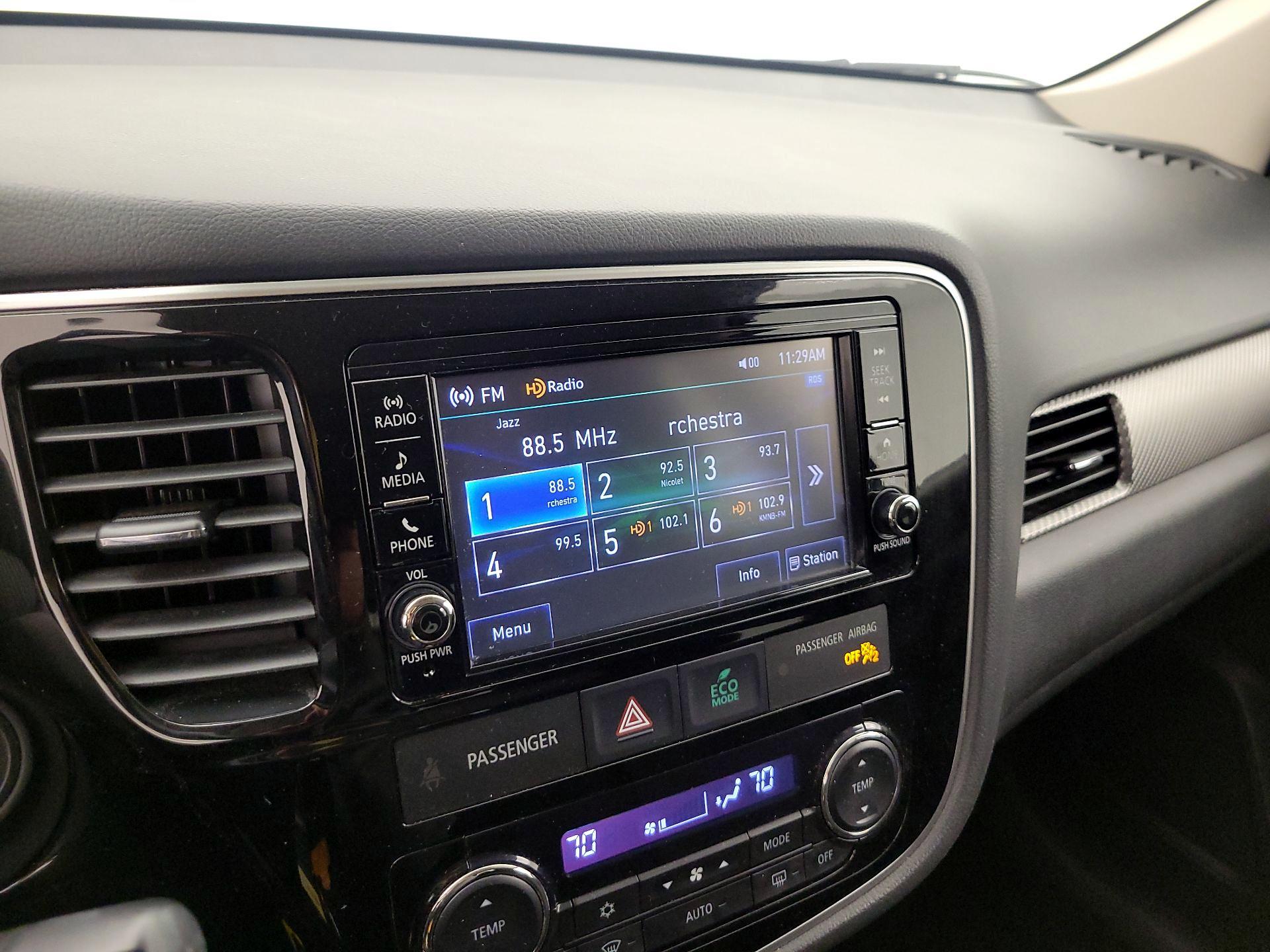 Thumbnail: 2018 Mitsubishi Outlander - 15