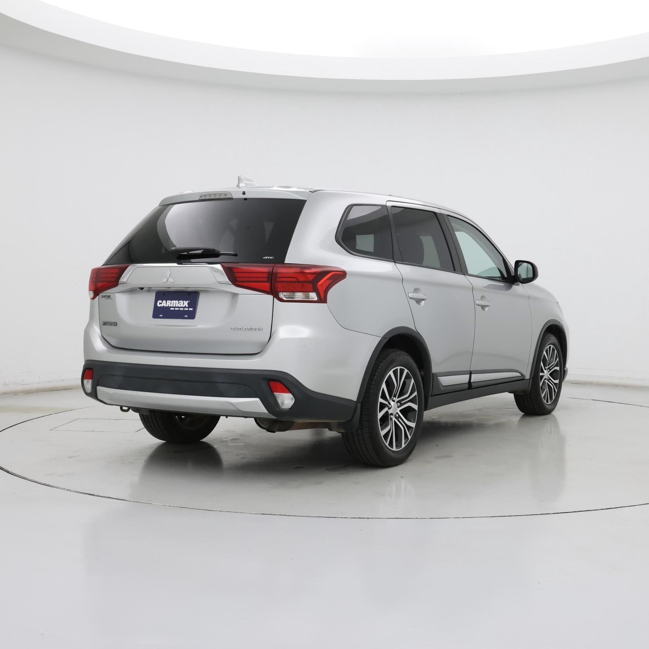 Thumbnail: 2018 Mitsubishi Outlander - 8