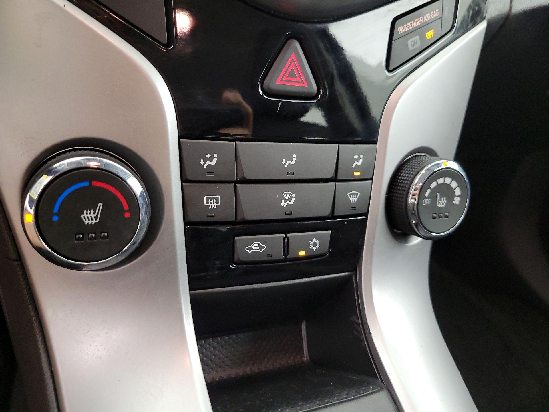 Thumbnail: 2015 Chevrolet Cruze - 17