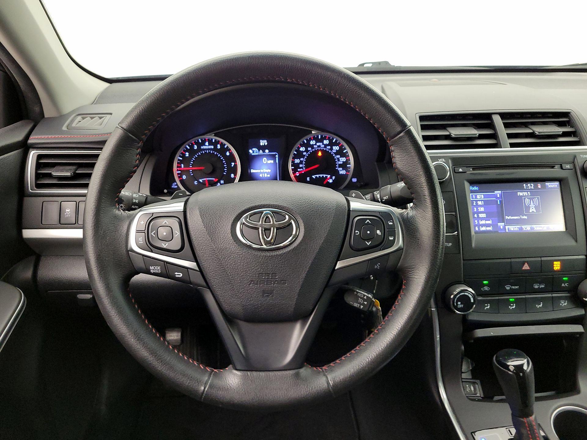 Thumbnail: 2015 Toyota Camry - 10
