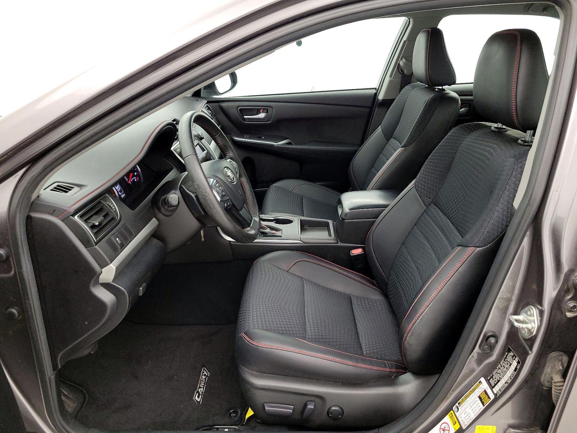 Thumbnail: 2015 Toyota Camry - 11