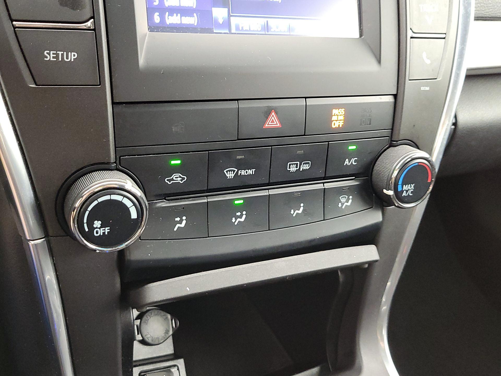 Thumbnail: 2015 Toyota Camry - 15