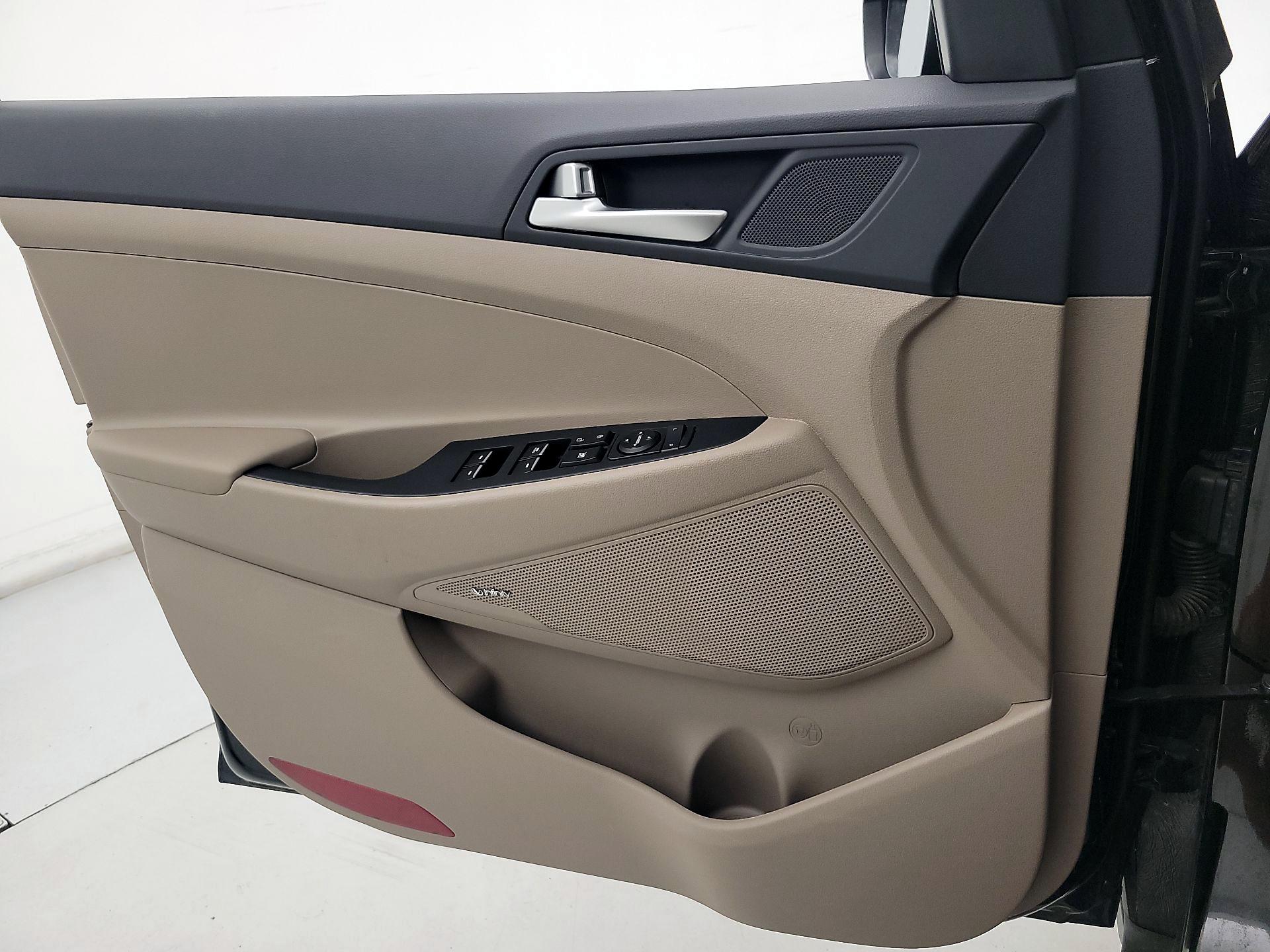 Thumbnail: 2020 Hyundai Tucson - 12