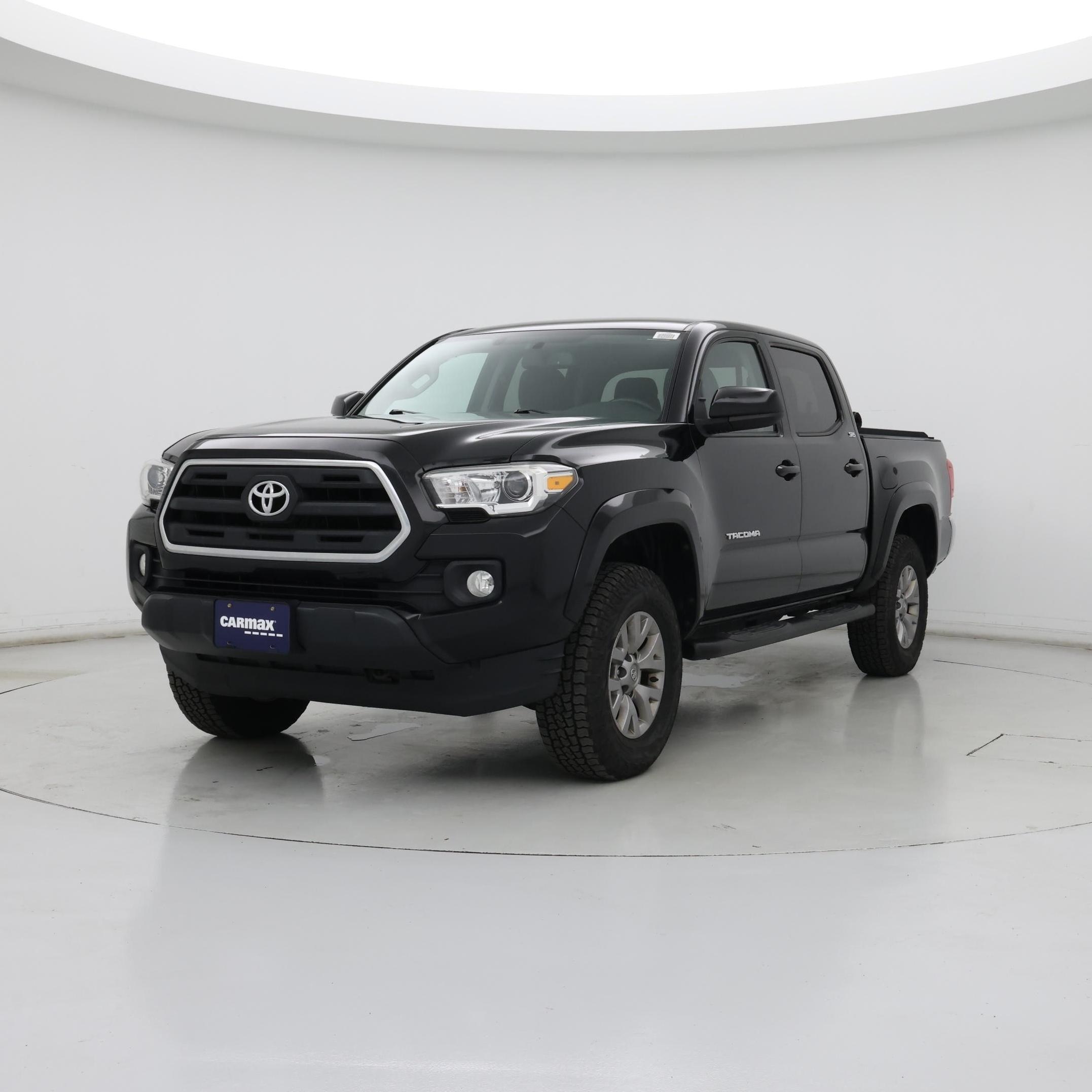 Thumbnail: 2017 Toyota Tacoma - 4