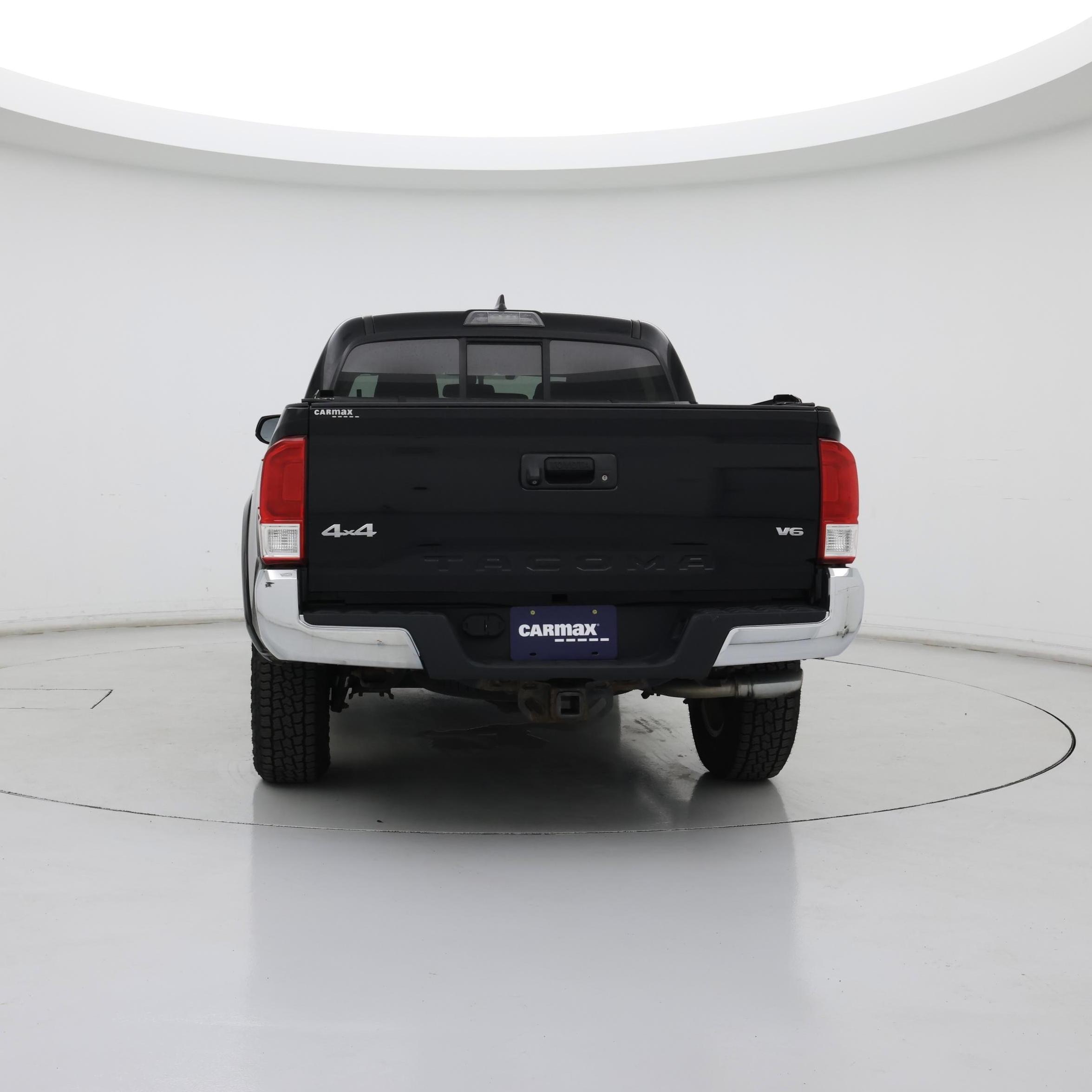 Thumbnail: 2017 Toyota Tacoma - 6