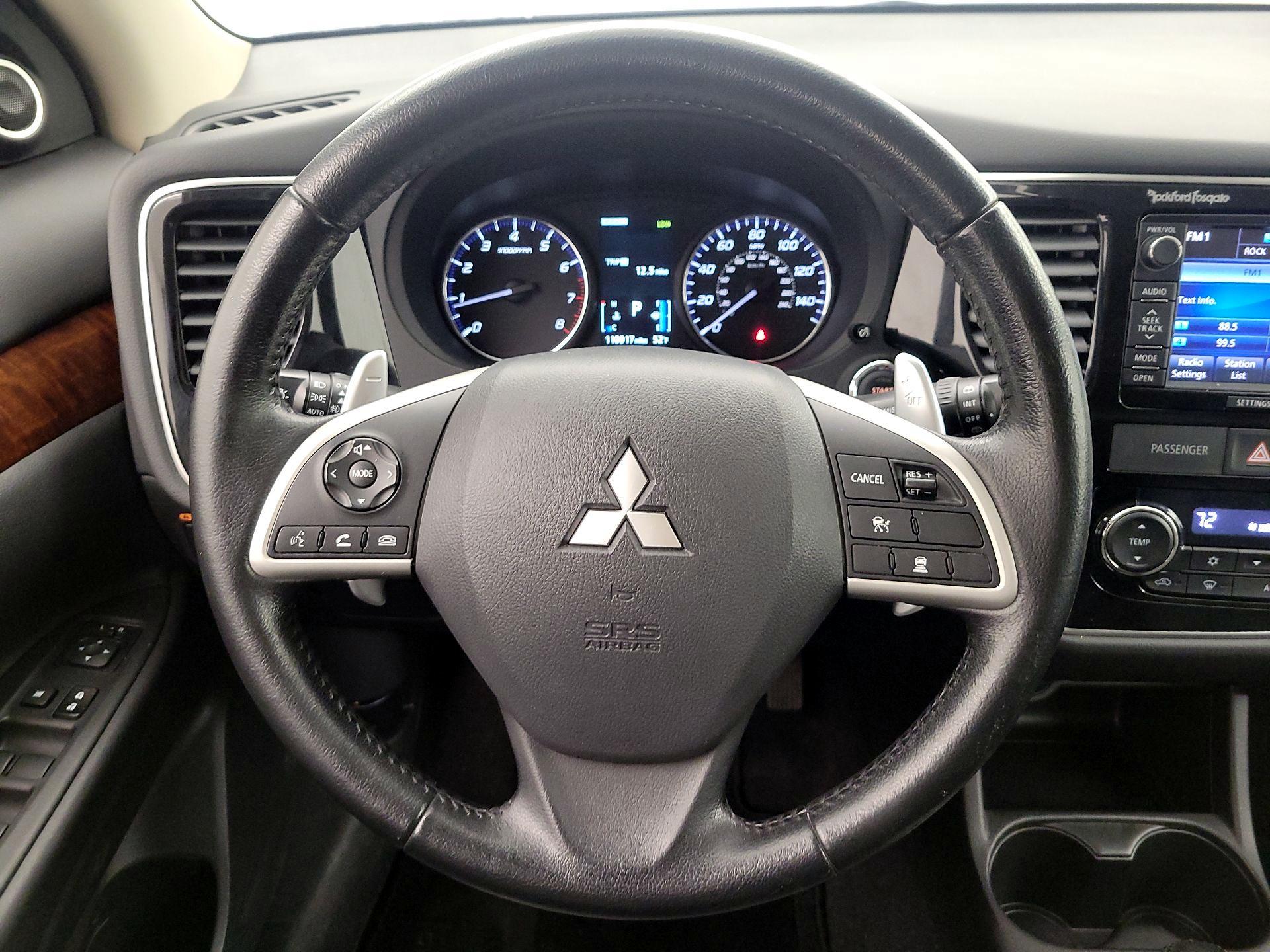 Thumbnail: 2014 Mitsubishi Outlander - 10
