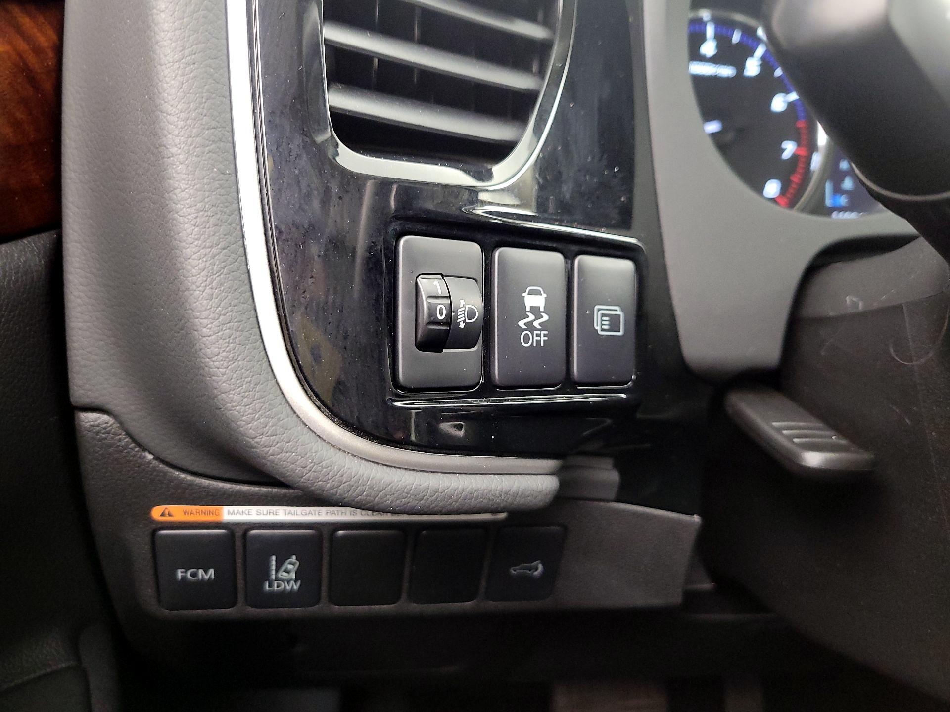 Thumbnail: 2014 Mitsubishi Outlander - 13