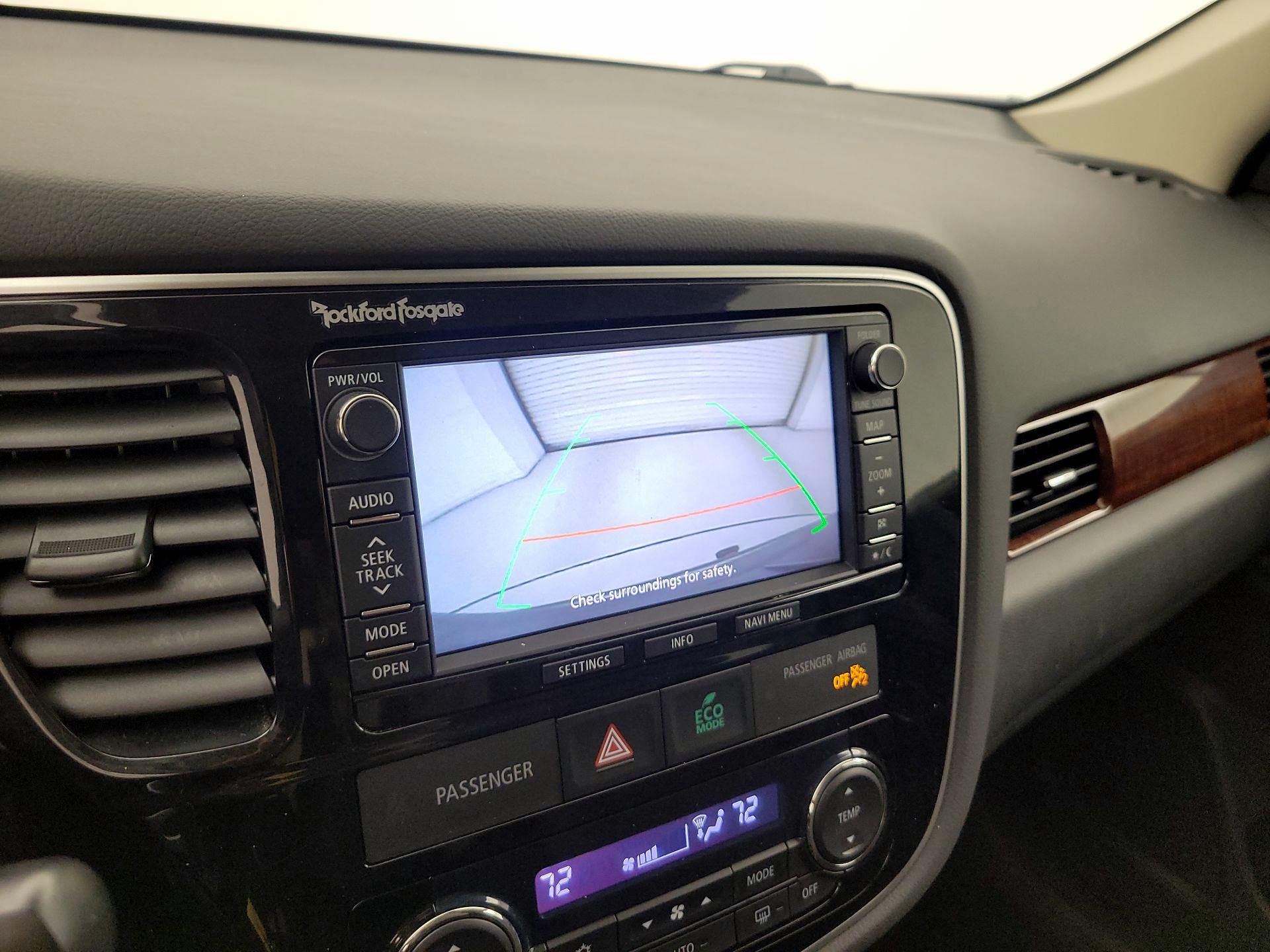 Thumbnail: 2014 Mitsubishi Outlander - 14