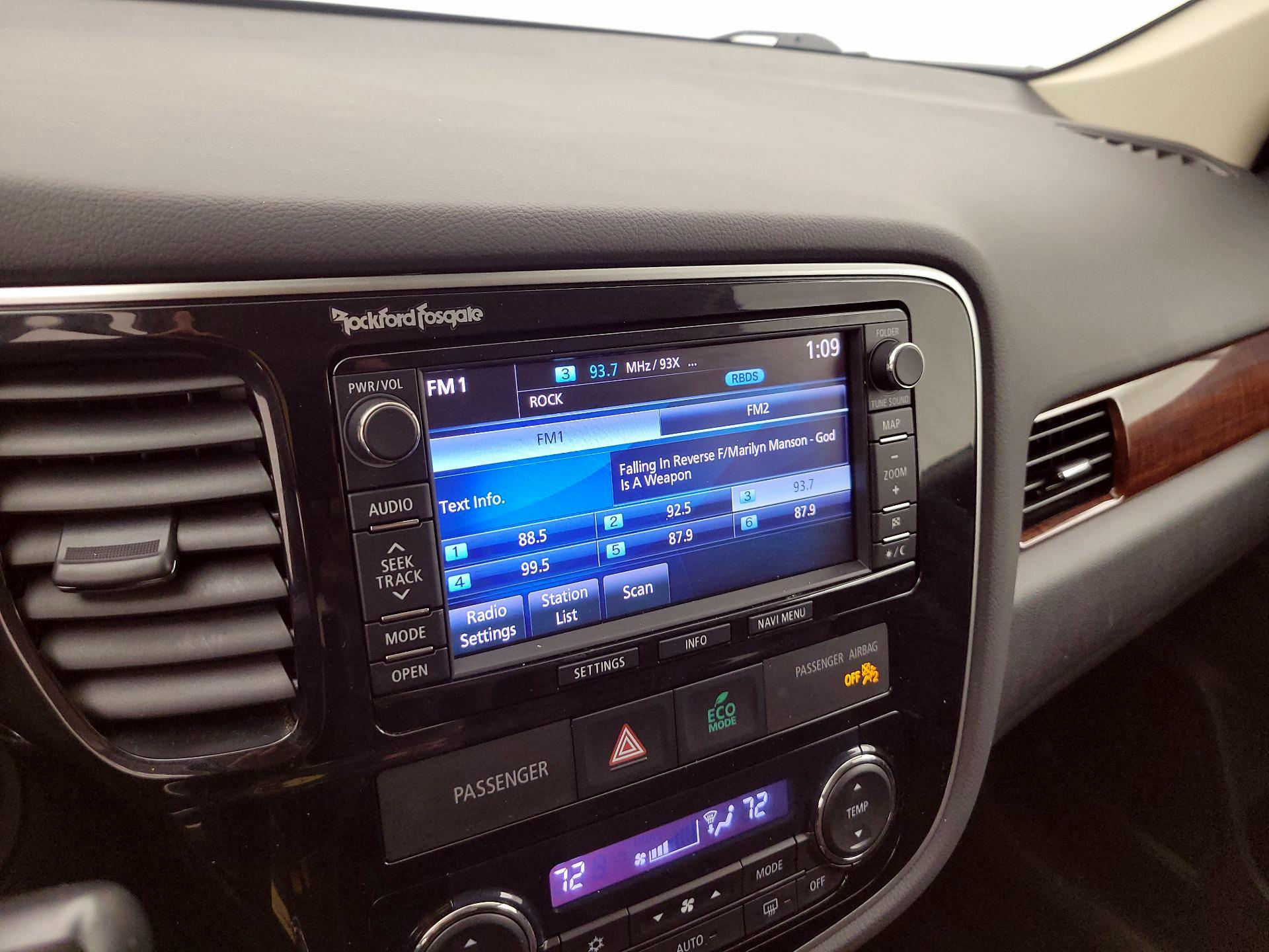 Thumbnail: 2014 Mitsubishi Outlander - 15