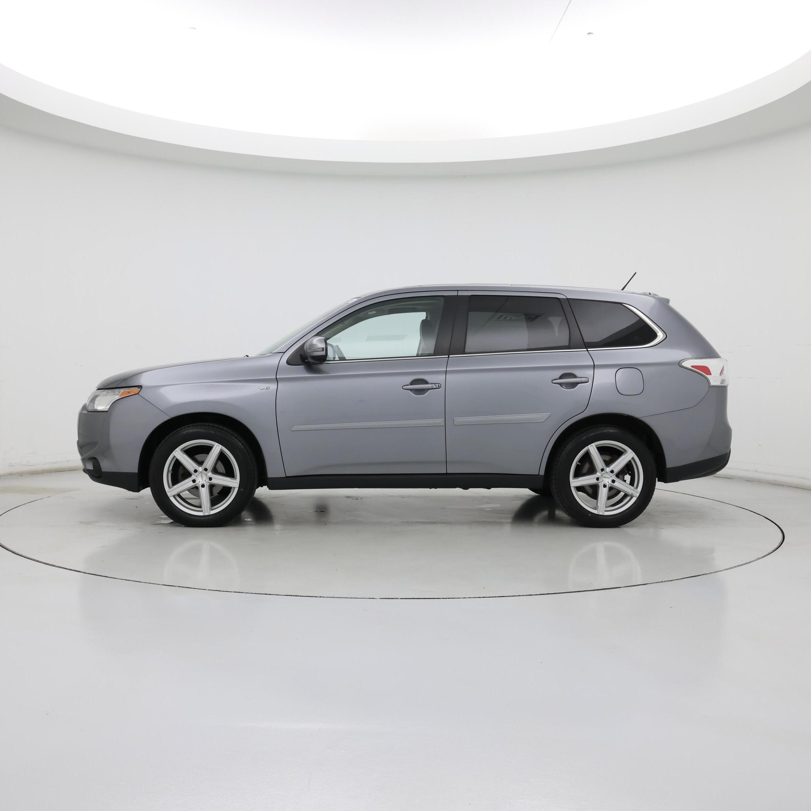 Thumbnail: 2014 Mitsubishi Outlander - 3