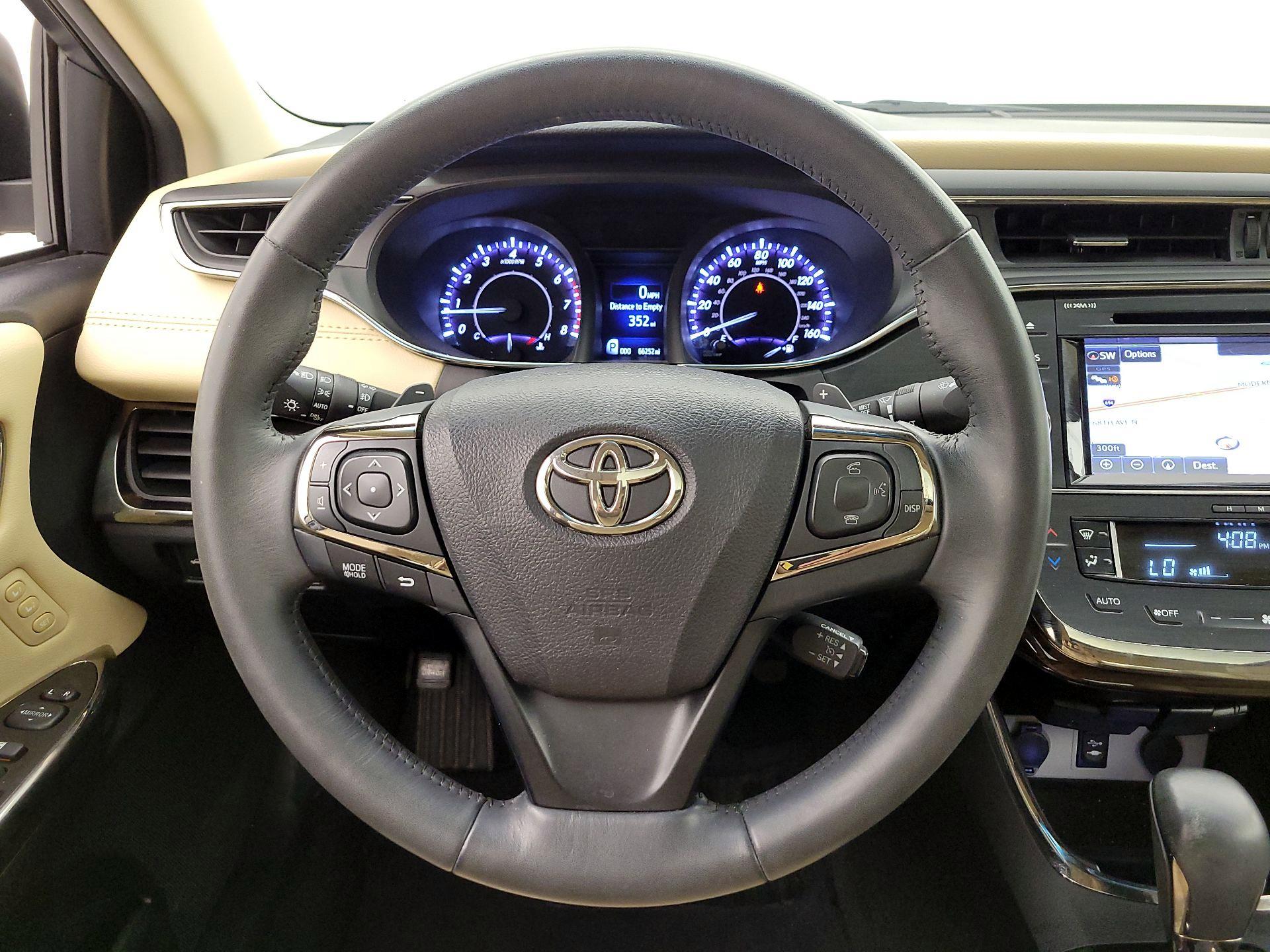 Thumbnail: 2015 Toyota Avalon - 10