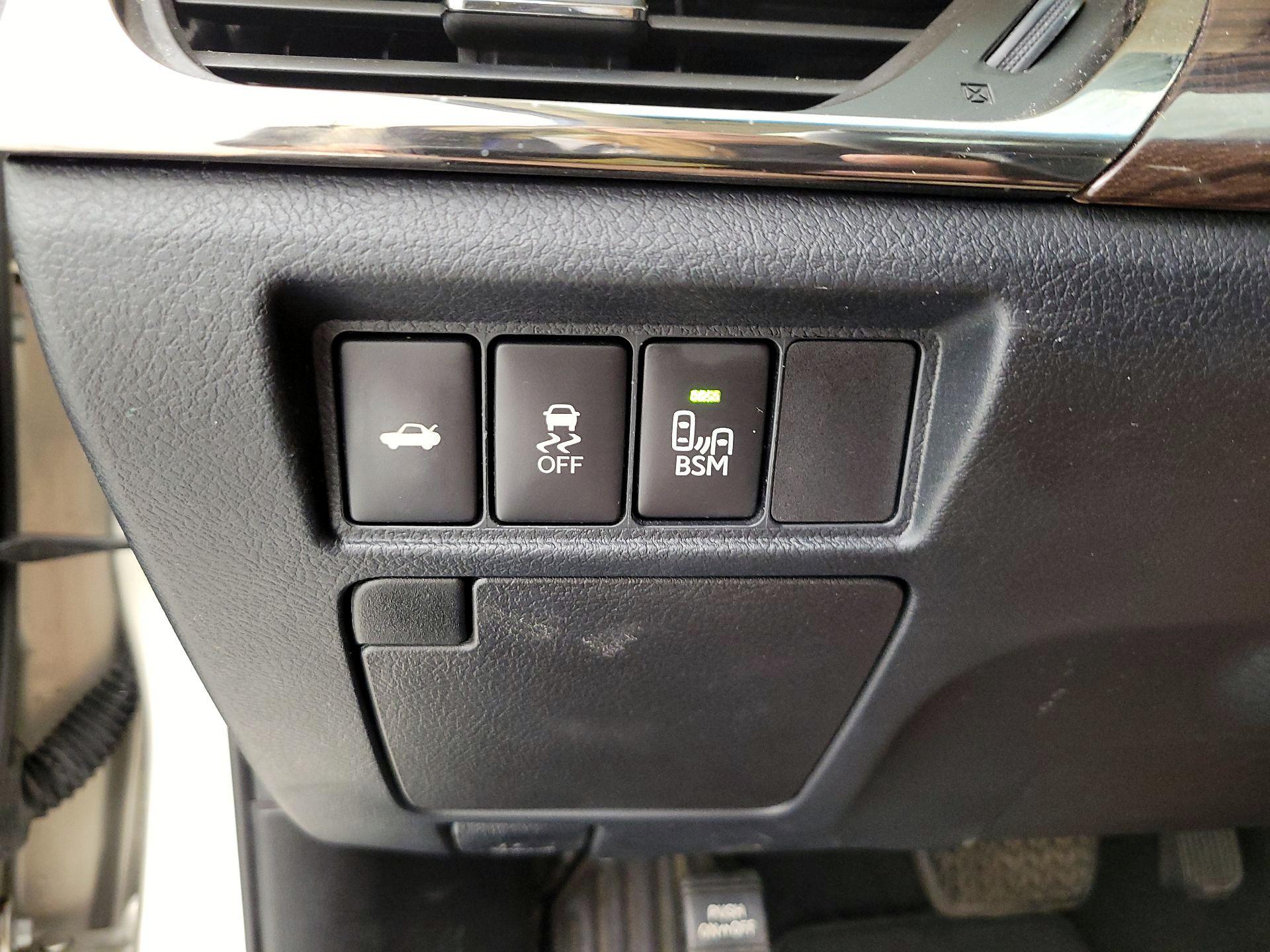 Thumbnail: 2015 Toyota Avalon - 13