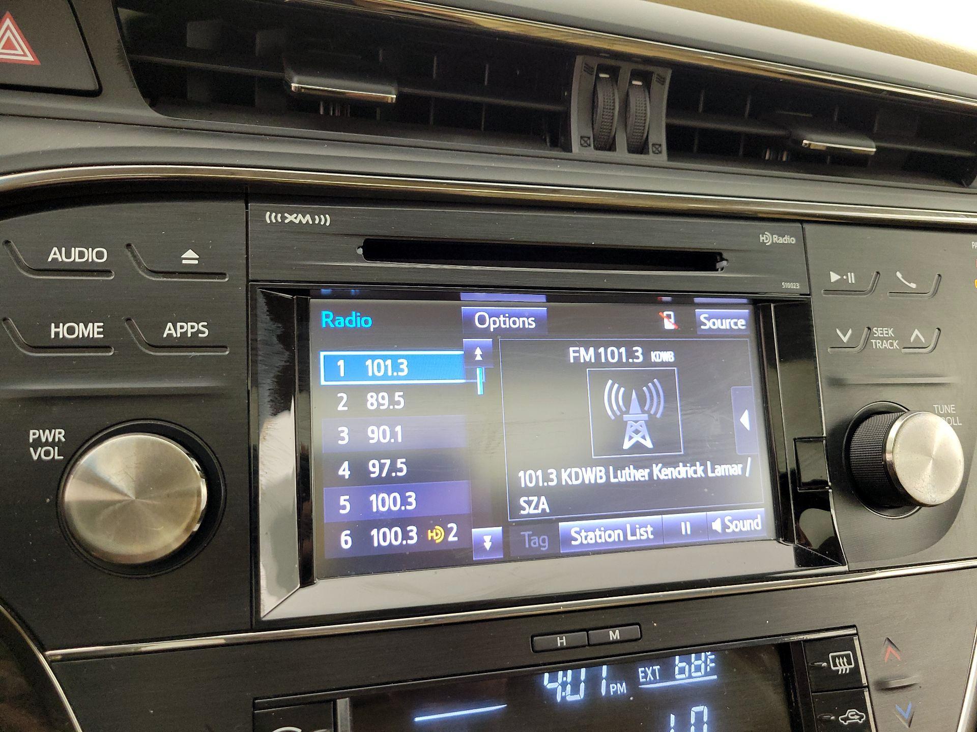 Thumbnail: 2015 Toyota Avalon - 16
