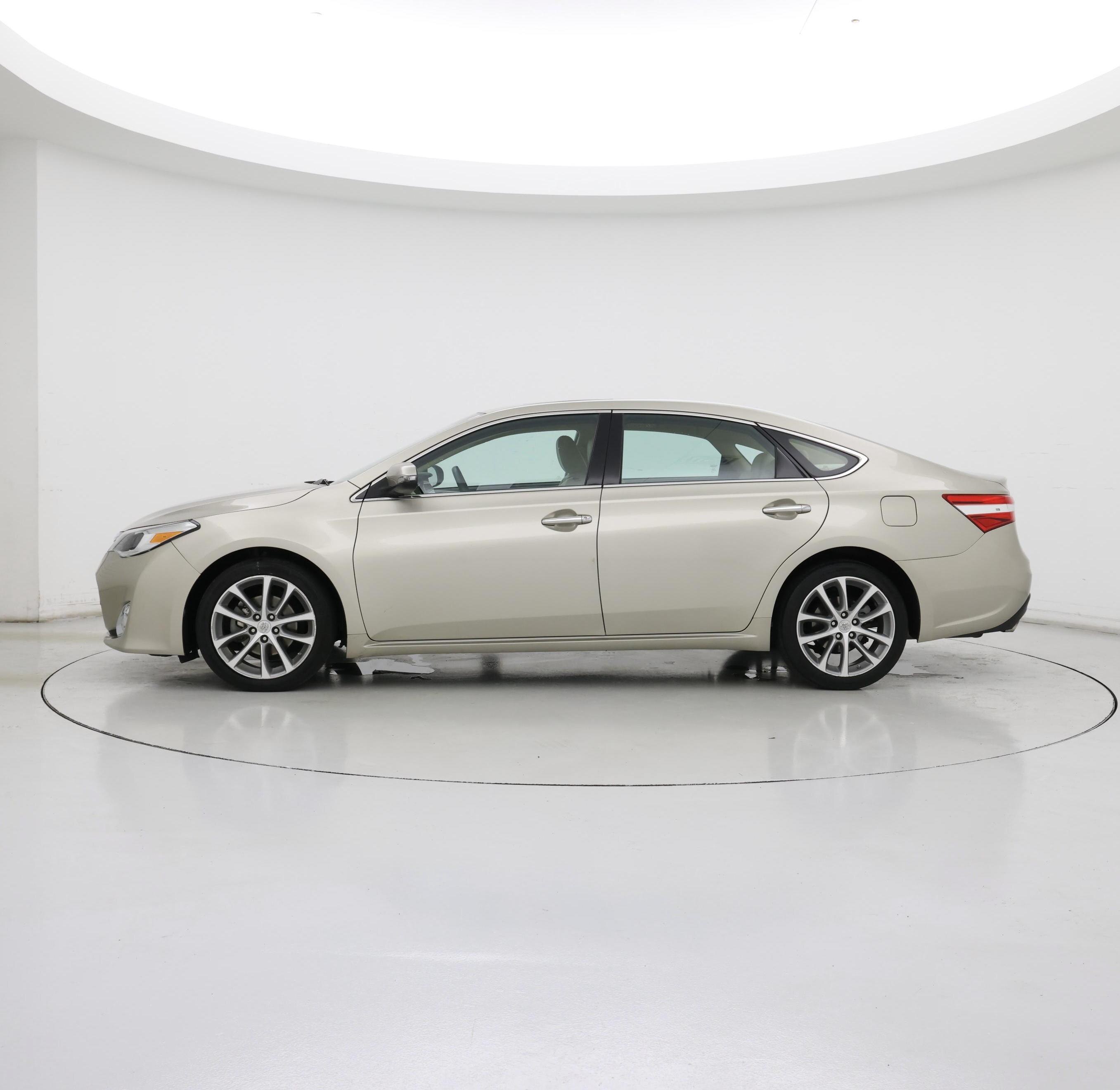 Thumbnail: 2015 Toyota Avalon - 3