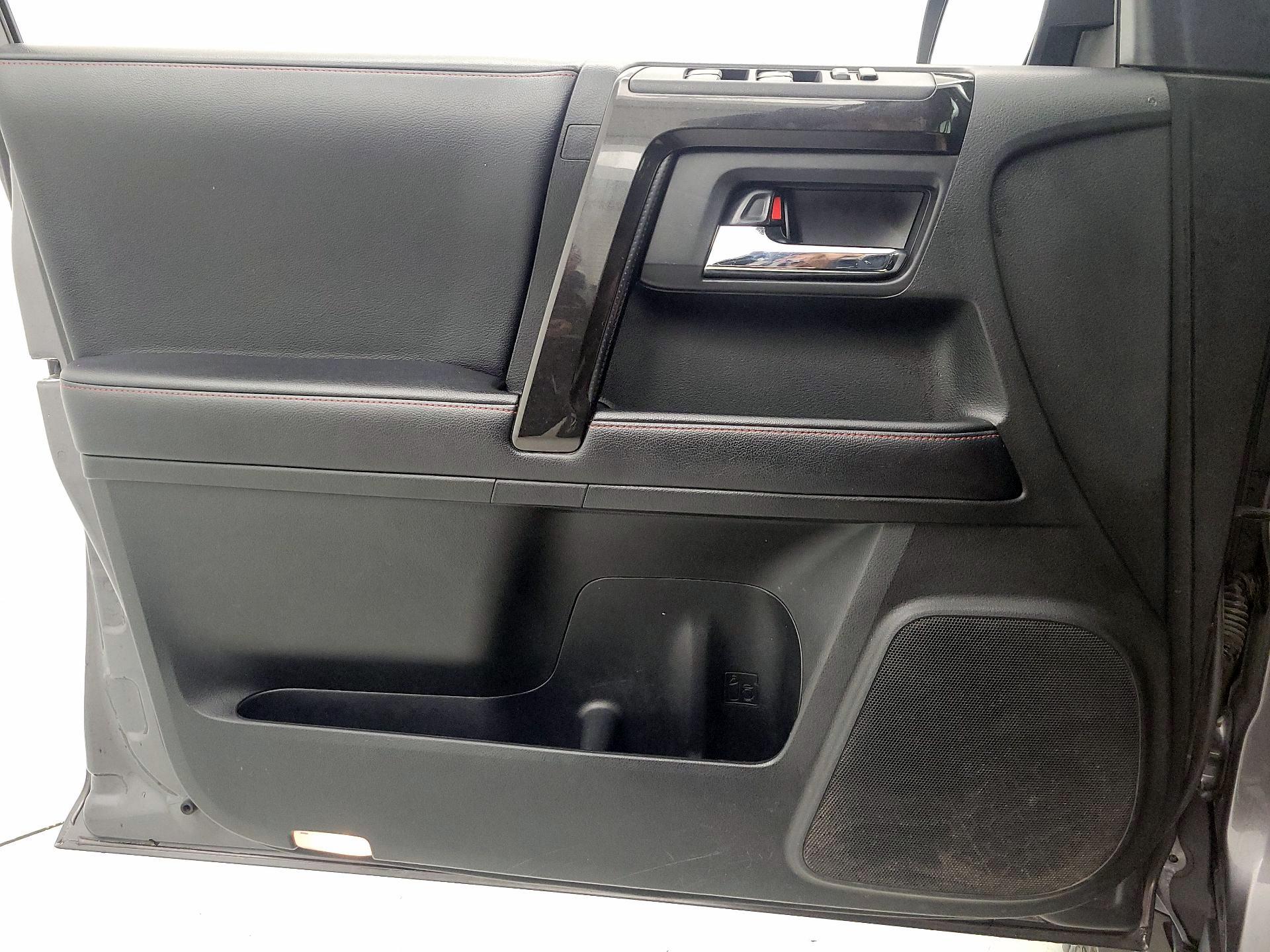 Thumbnail: 2019 Toyota 4Runner - 12