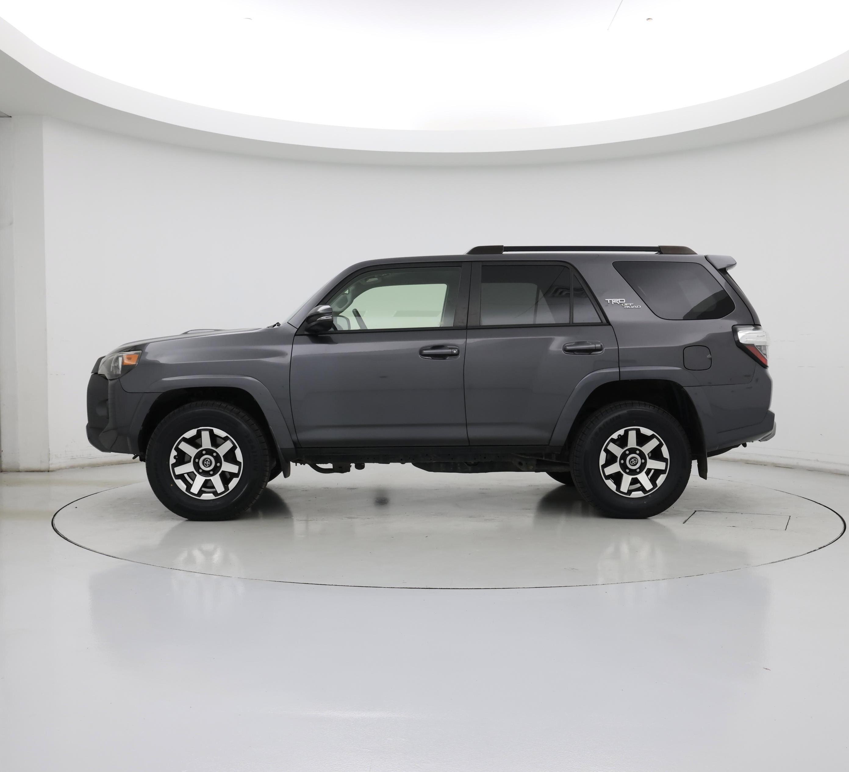 Thumbnail: 2019 Toyota 4Runner - 3
