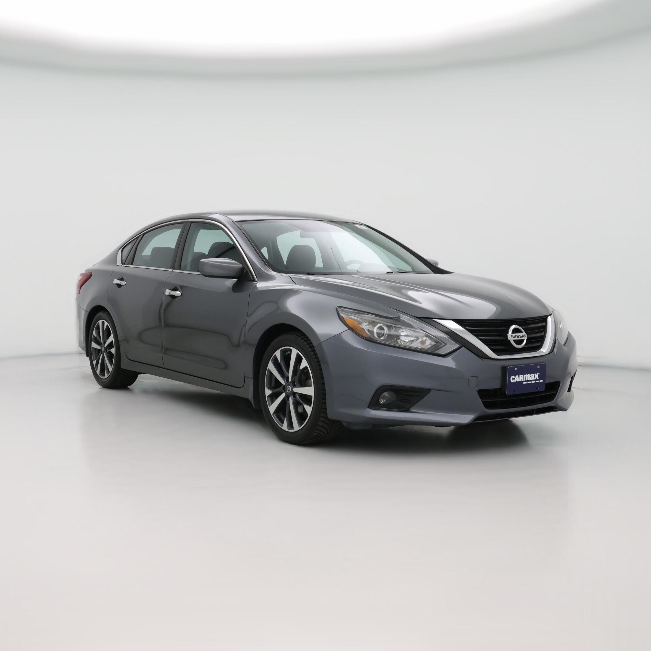 Thumbnail: 2017 Nissan Altima - 1